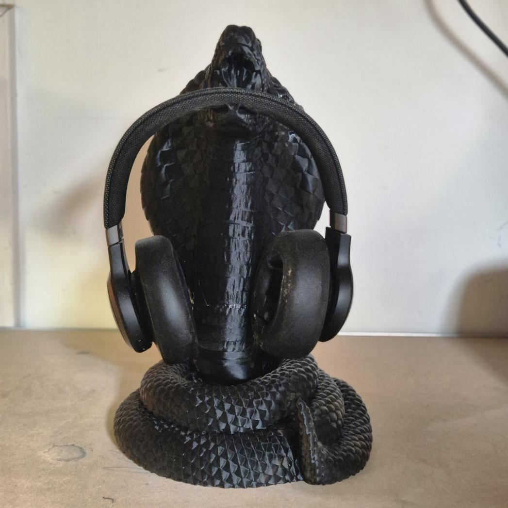 Cobra Black Premium Headphone Stand – Sleek, Modern, and Stylish gift