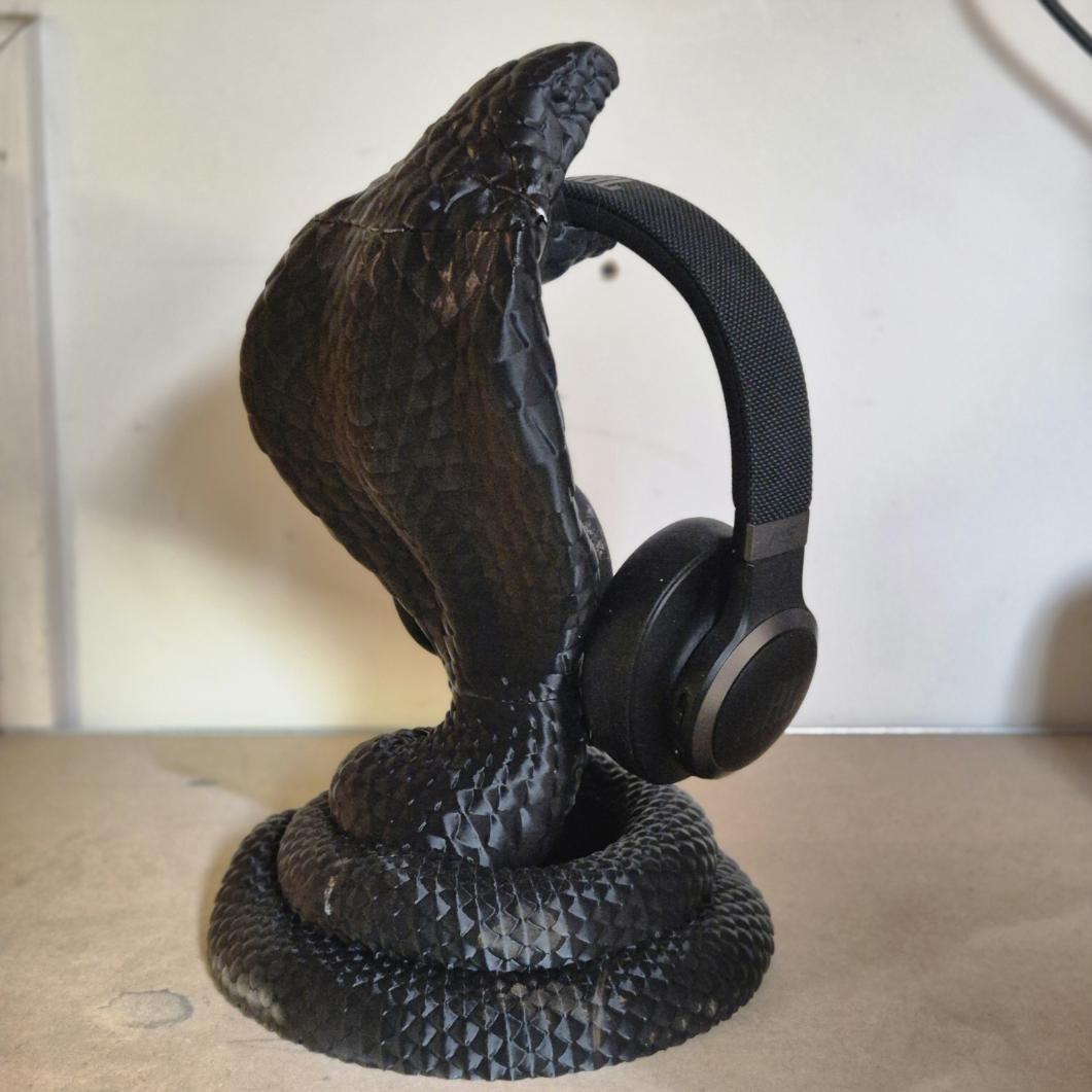 Cobra Black Premium Headphone Stand – Sleek, Modern, and Stylish gift