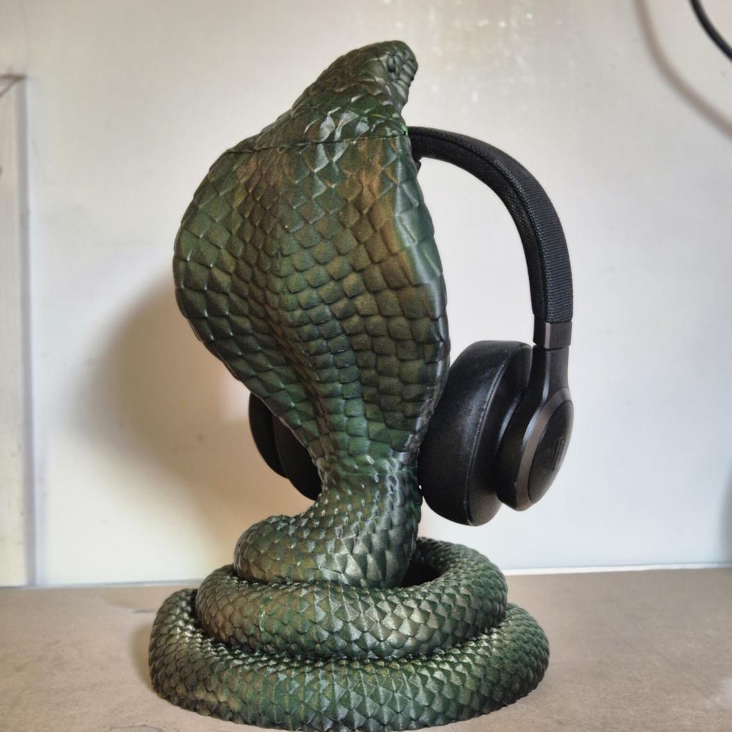 Cobra Black Premium Headphone Stand – Sleek, Modern, and Stylish gift