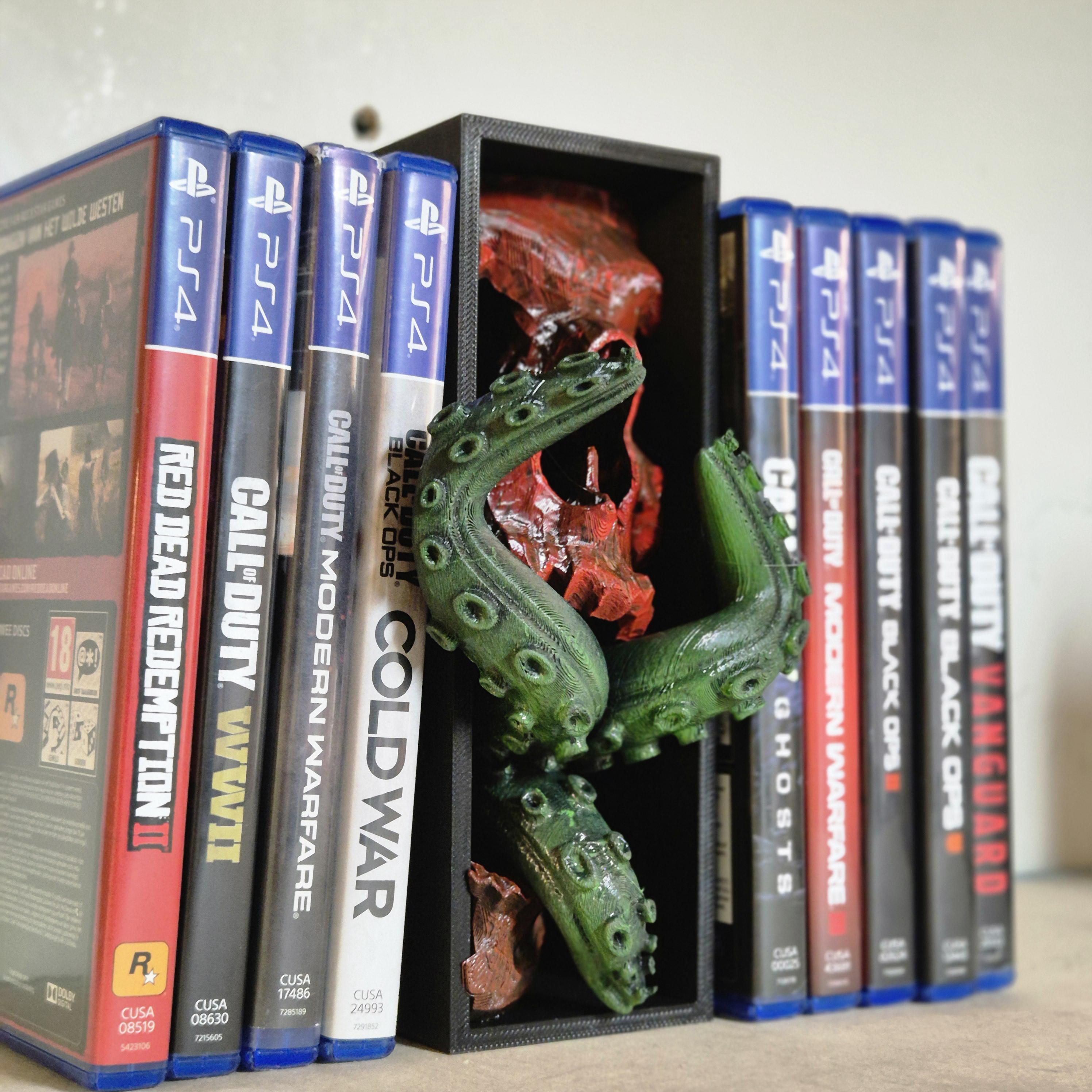Bloody Skull with Tentacles Game Book Nook - A Must-Have for Gamers and Horror Enthusiasts