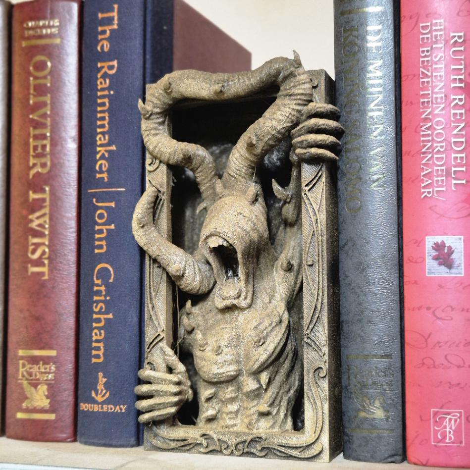 Nyanpotech Book Nook - 3D Printed Sci-Fi Decor