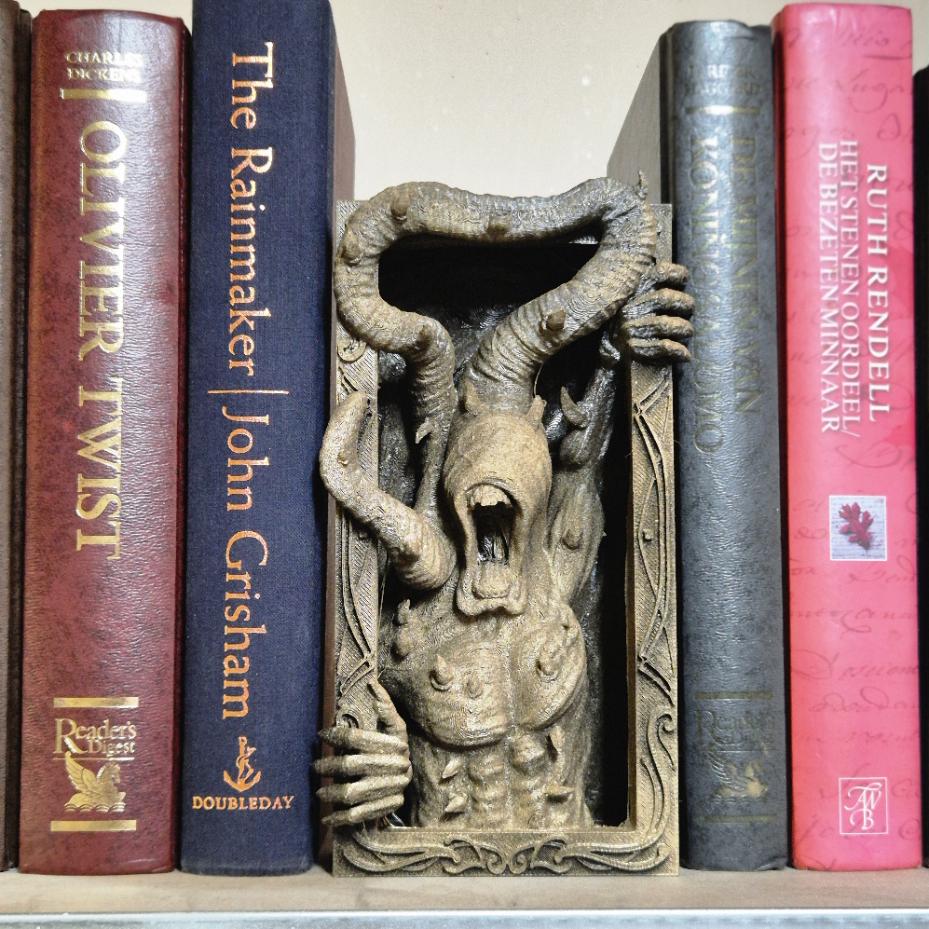 Nyanpotech Book Nook - 3D Printed Sci-Fi Decor