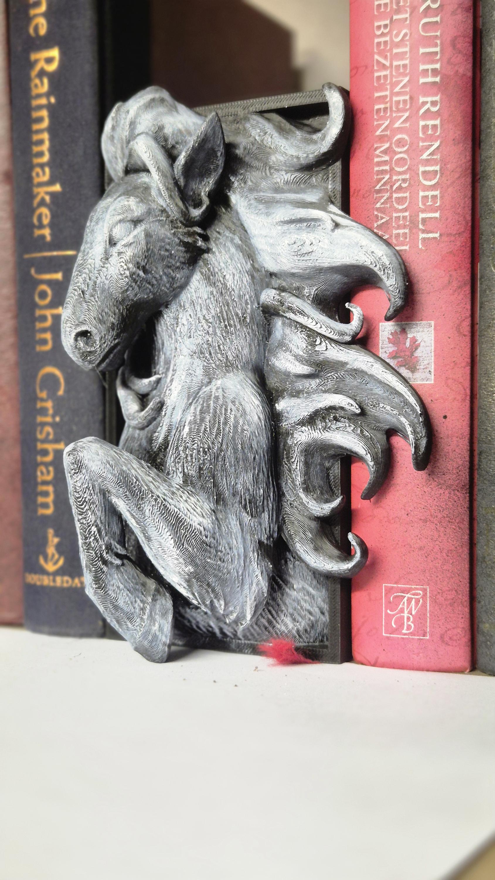 Book nook black and white horse - bookshelf decor