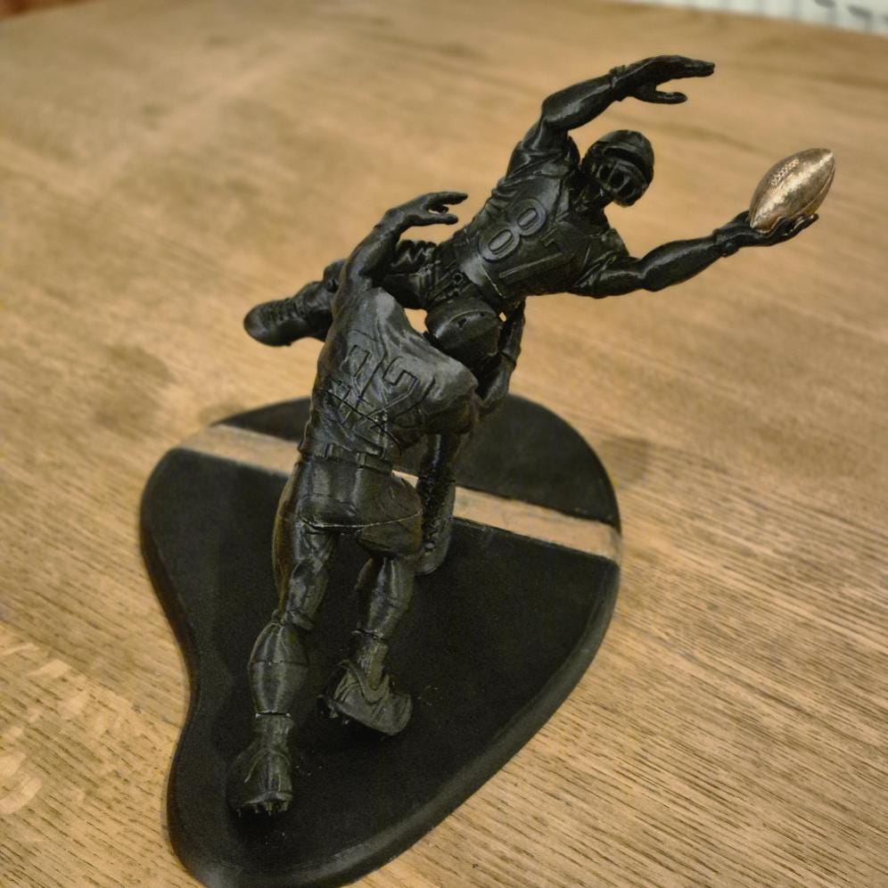 American Football Players Touchdown Tackle - Dynamic Sports Figurine