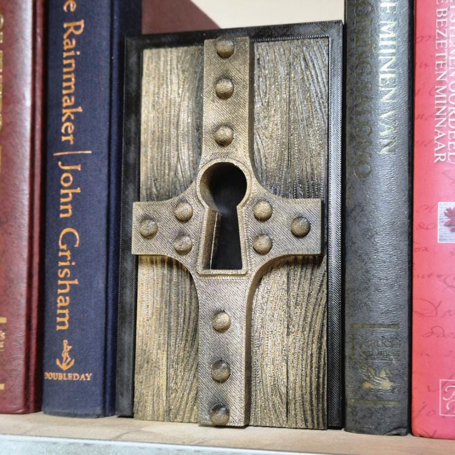 Keyhole Book Nook - 3D Printed Mystery Decor