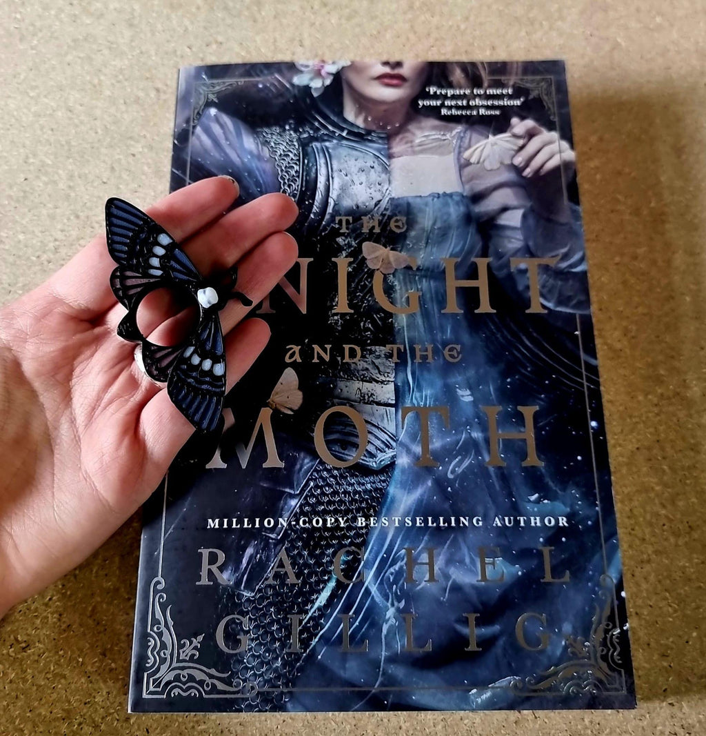 Motte handgefertigter Seitenhalter | Daumen-Buchhalter | perfektes Geschenk für Buchliebhaber | Lesehilfe für komfortables Lesen | Geschenk für Bücherwürmer