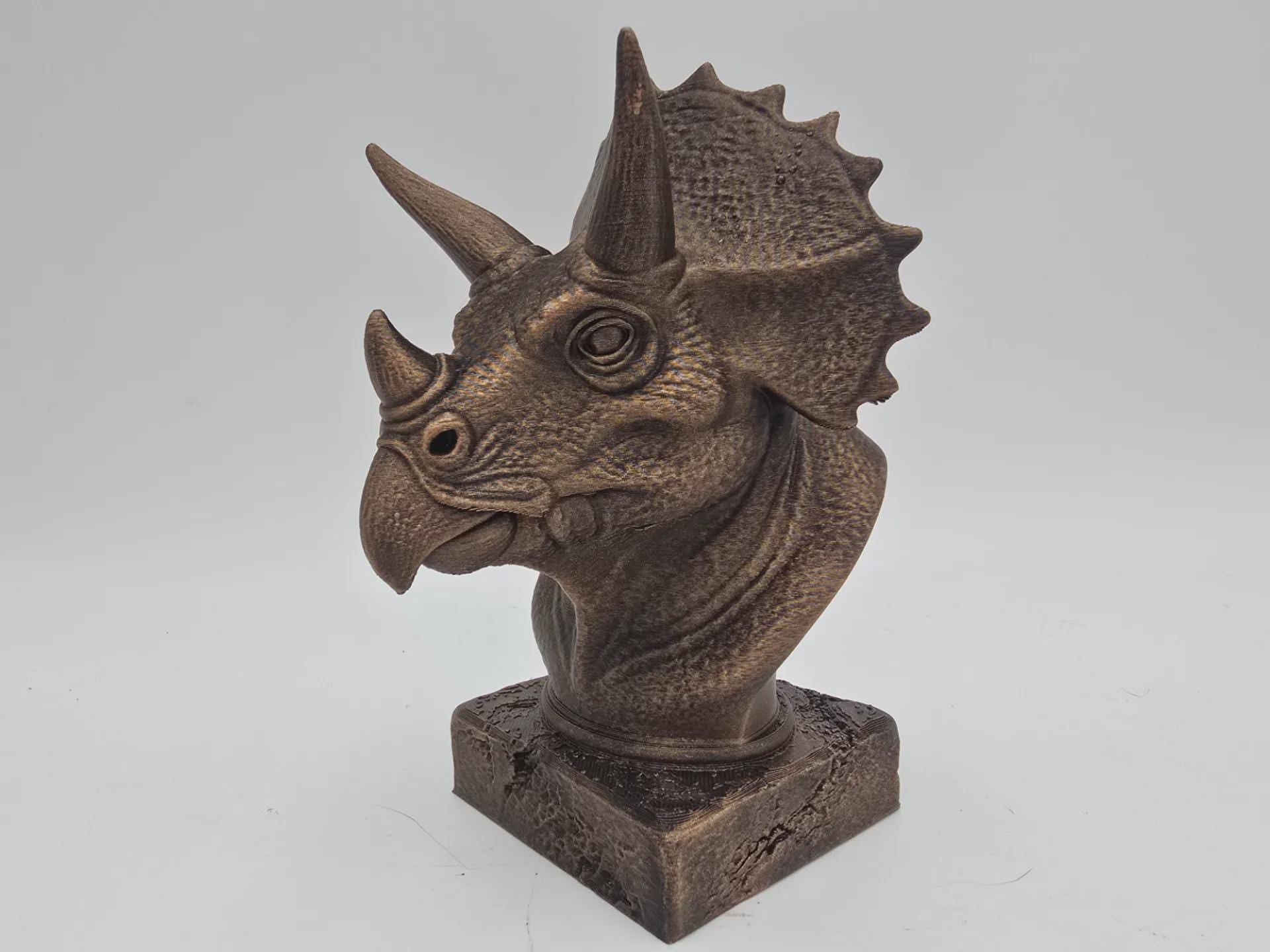 Büste einer Triceratops-Statue – Geschenk für Wohndekor-Liebhaber, handbemaltes Ornament