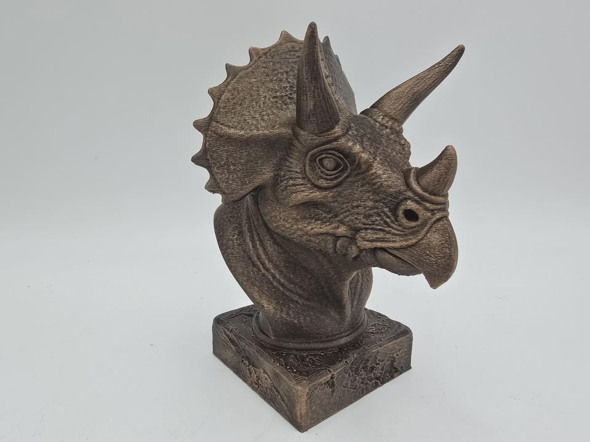 Büste einer Triceratops-Statue – Geschenk für Wohndekor-Liebhaber, handbemaltes Ornament