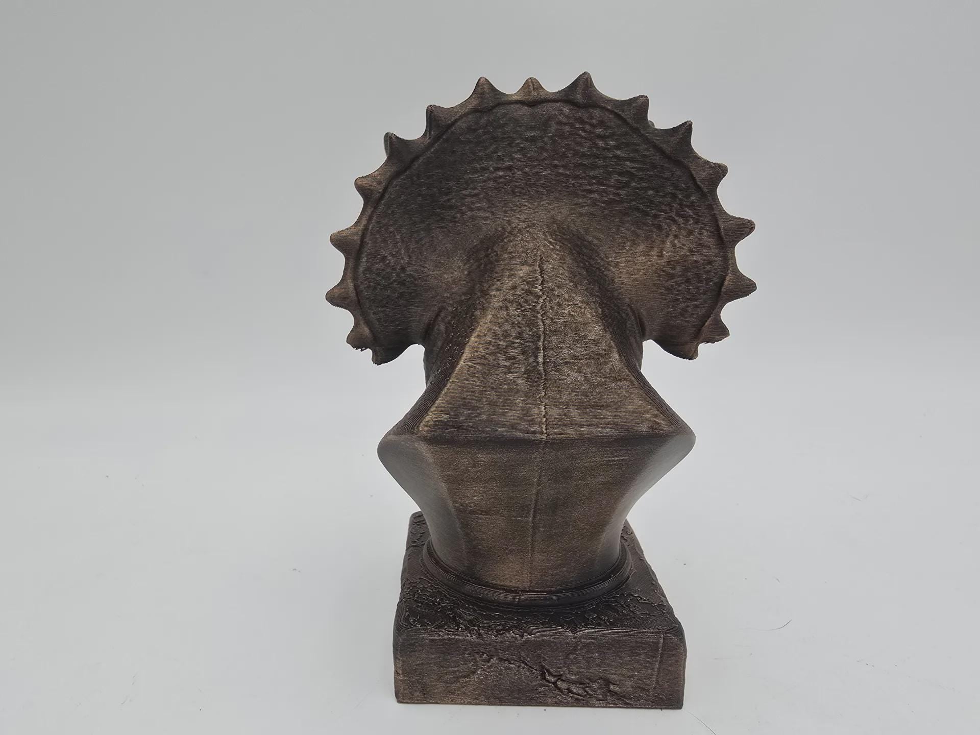 Büste einer Triceratops-Statue – Geschenk für Wohndekor-Liebhaber, handbemaltes Ornament