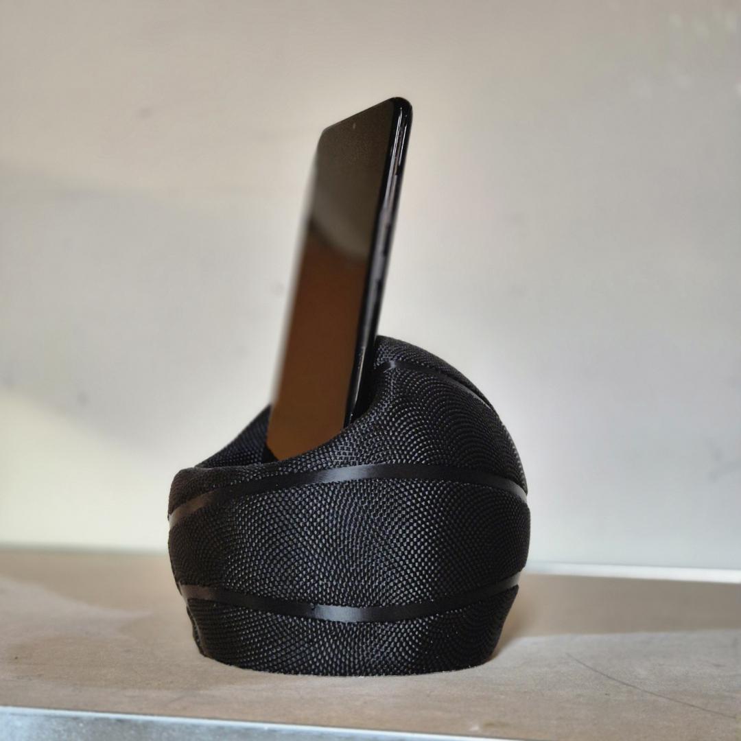 Basketball-Telefonhalter – Slam Dunk Your Desk Setup