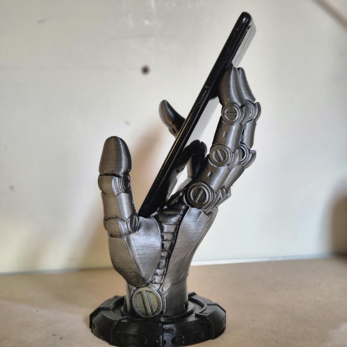 Roboterhand-Handyhalter: futuristische & funktionale Handyhalterung