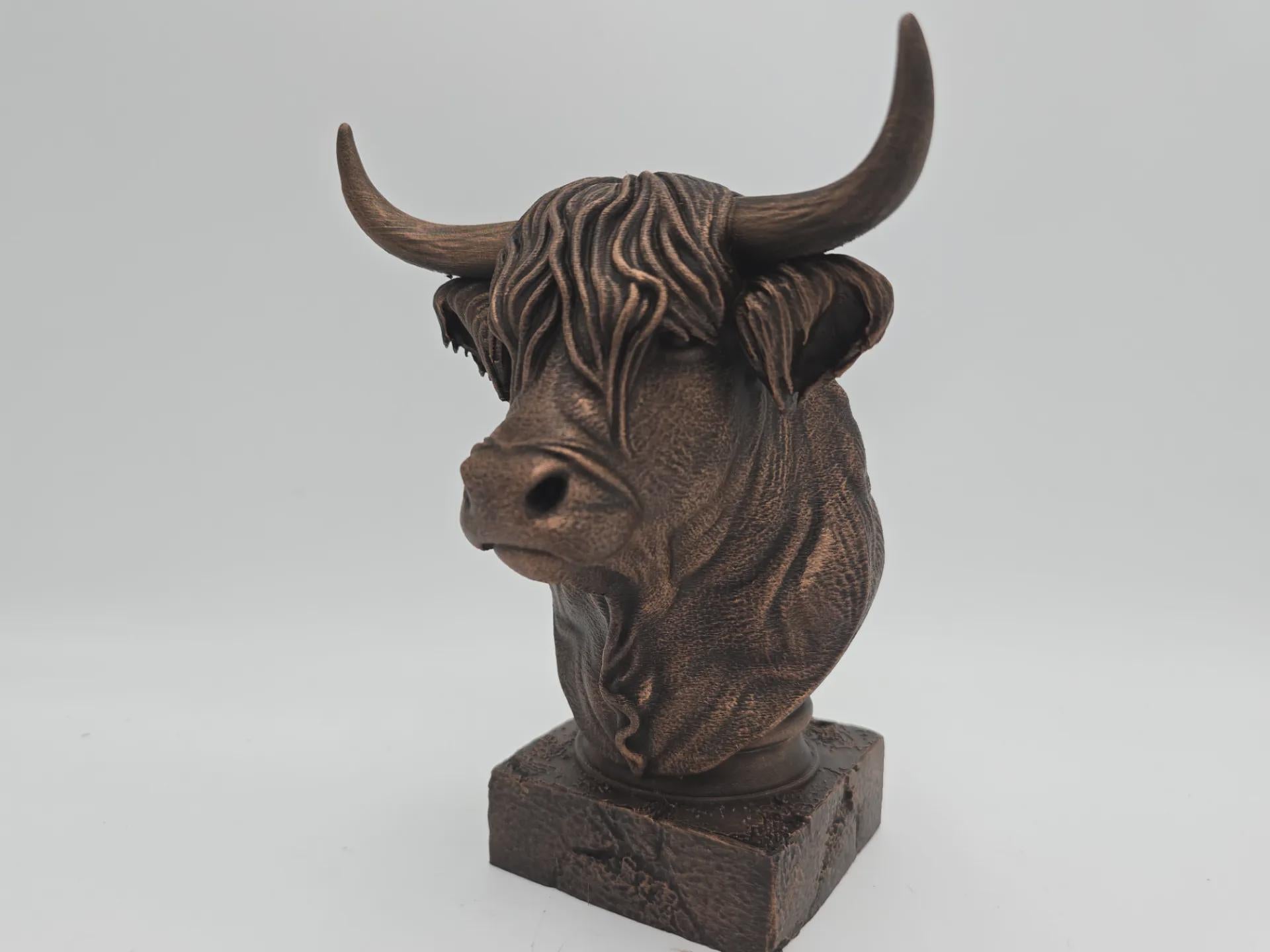 Büste einer Highland-Kuh-Statue – Wohndeko, Kuhliebhaber, handbemaltes Ornament