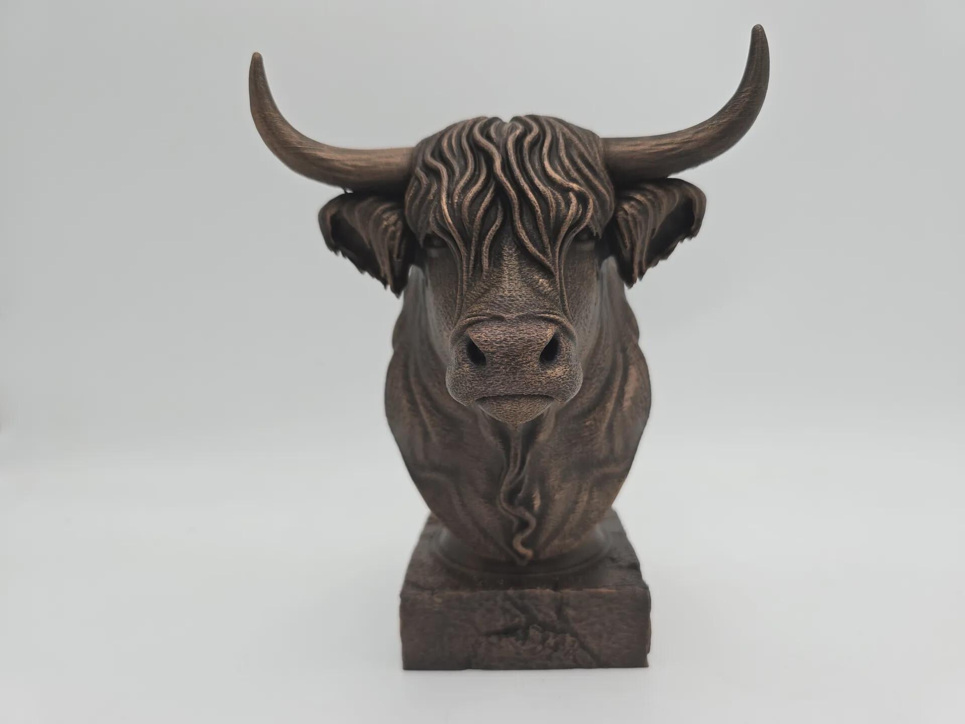 Büste einer Highland-Kuh-Statue – Wohndeko, Kuhliebhaber, handbemaltes Ornament