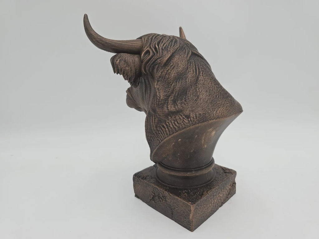 Büste einer Highland-Kuh-Statue – Wohndeko, Kuhliebhaber, handbemaltes Ornament