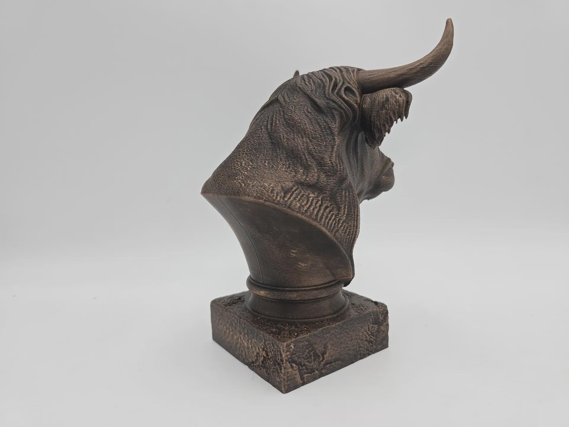 Büste einer Highland-Kuh-Statue – Wohndeko, Kuhliebhaber, handbemaltes Ornament