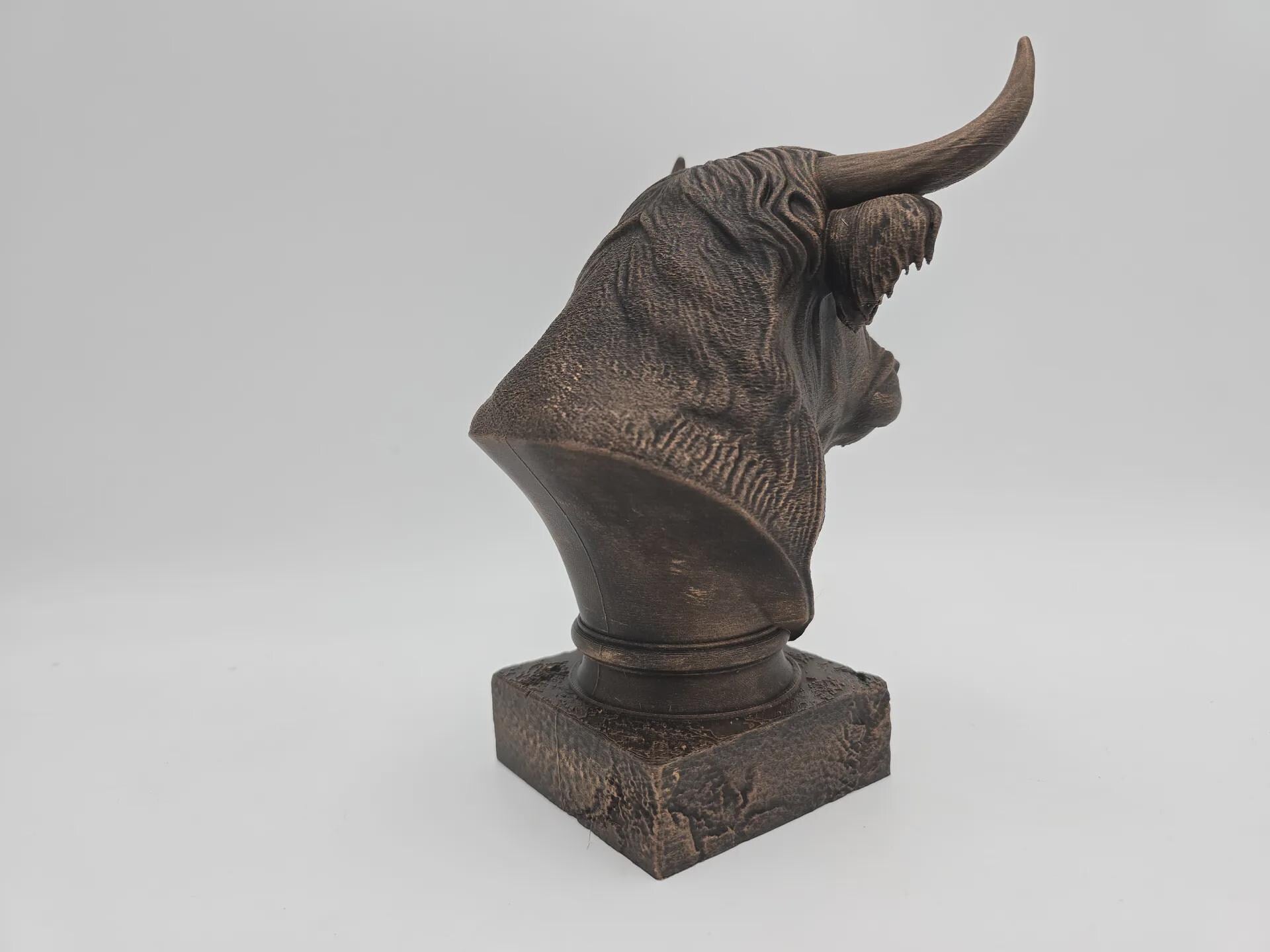 Büste einer Highland-Kuh-Statue – Wohndeko, Kuhliebhaber, handbemaltes Ornament