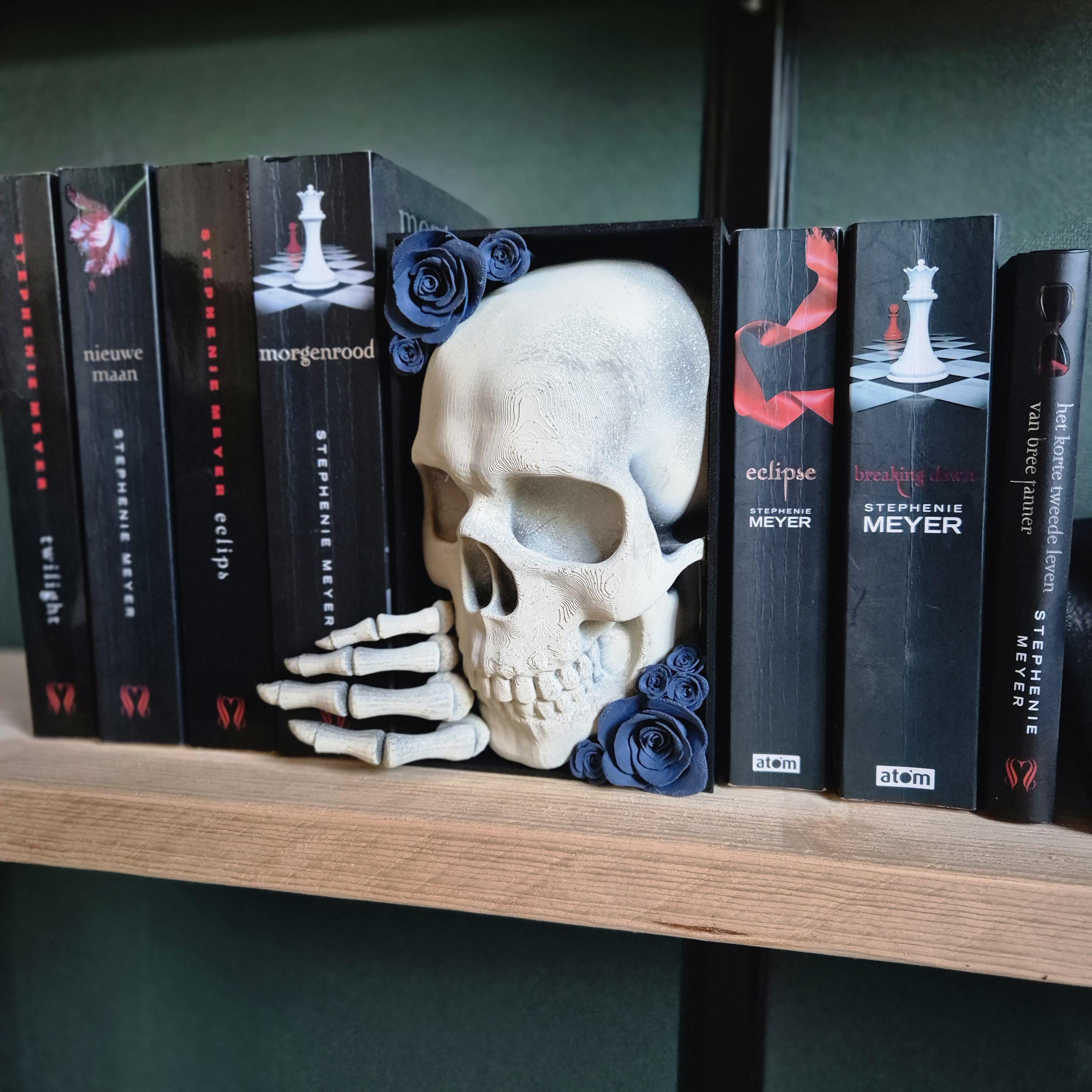 Bücherecke Totenkopf mit Blumen - Bücherregal Fantasy Vampir Deko Geschenk