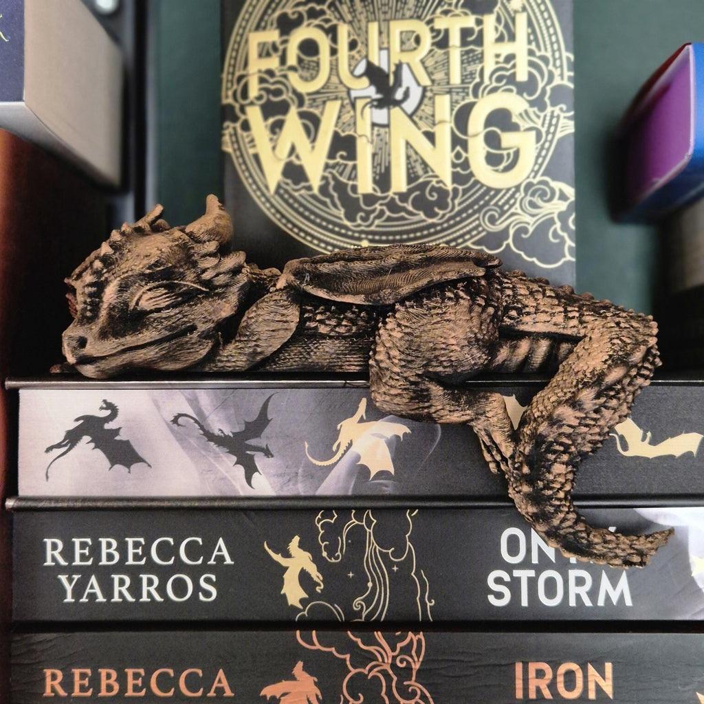 Bücherregal-Dekoration: Schlafende Andarna-Drachenfigur – inspiriert von Onyx Storm (Empyrean-Serie)