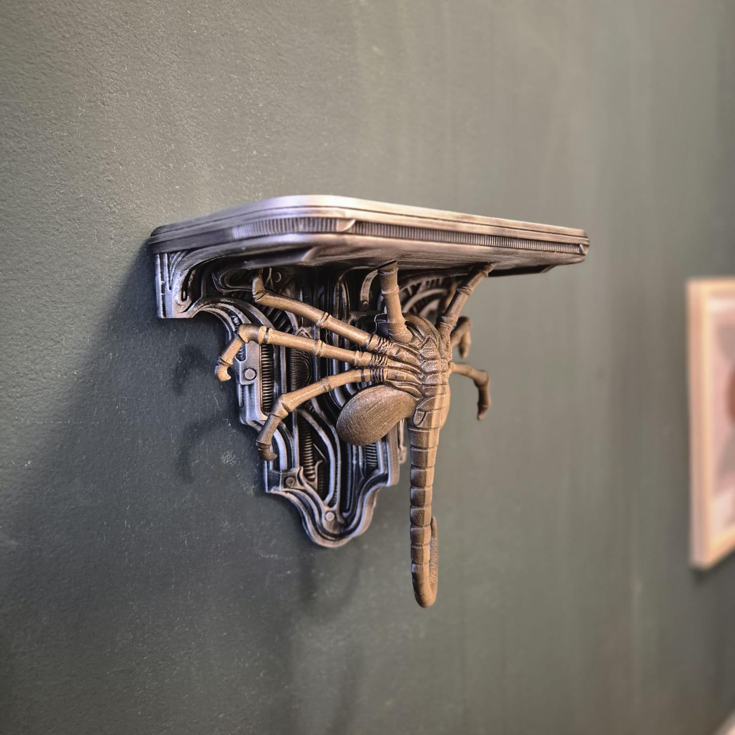 Facehugger Xenomorph Wandregal Deko Gothic Wallshelf Facehugger – Xeno inspiriert Biomechanisch