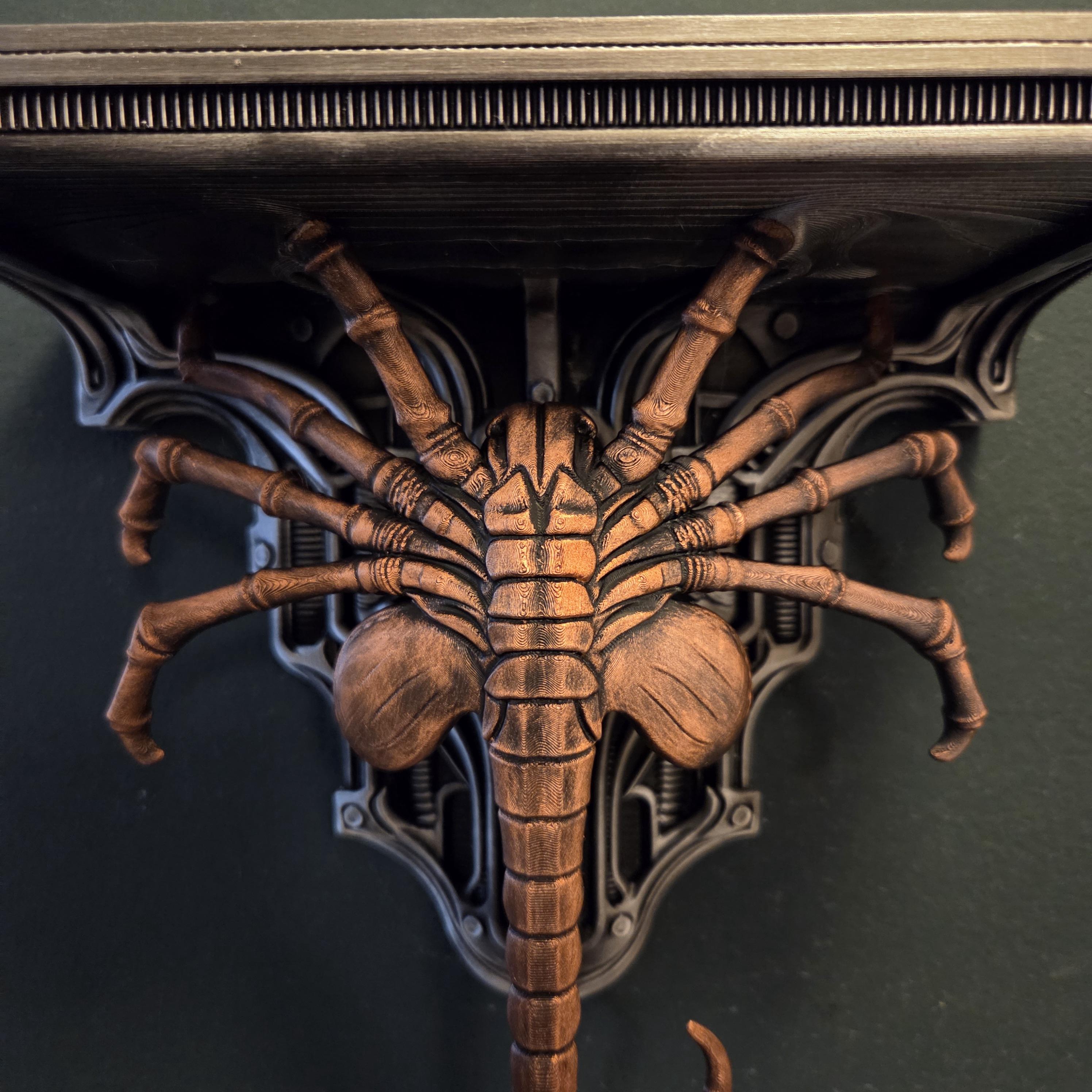 Facehugger Xenomorph Wandregal Deko Gothic Wallshelf Facehugger – Xeno inspiriert biomechanisch