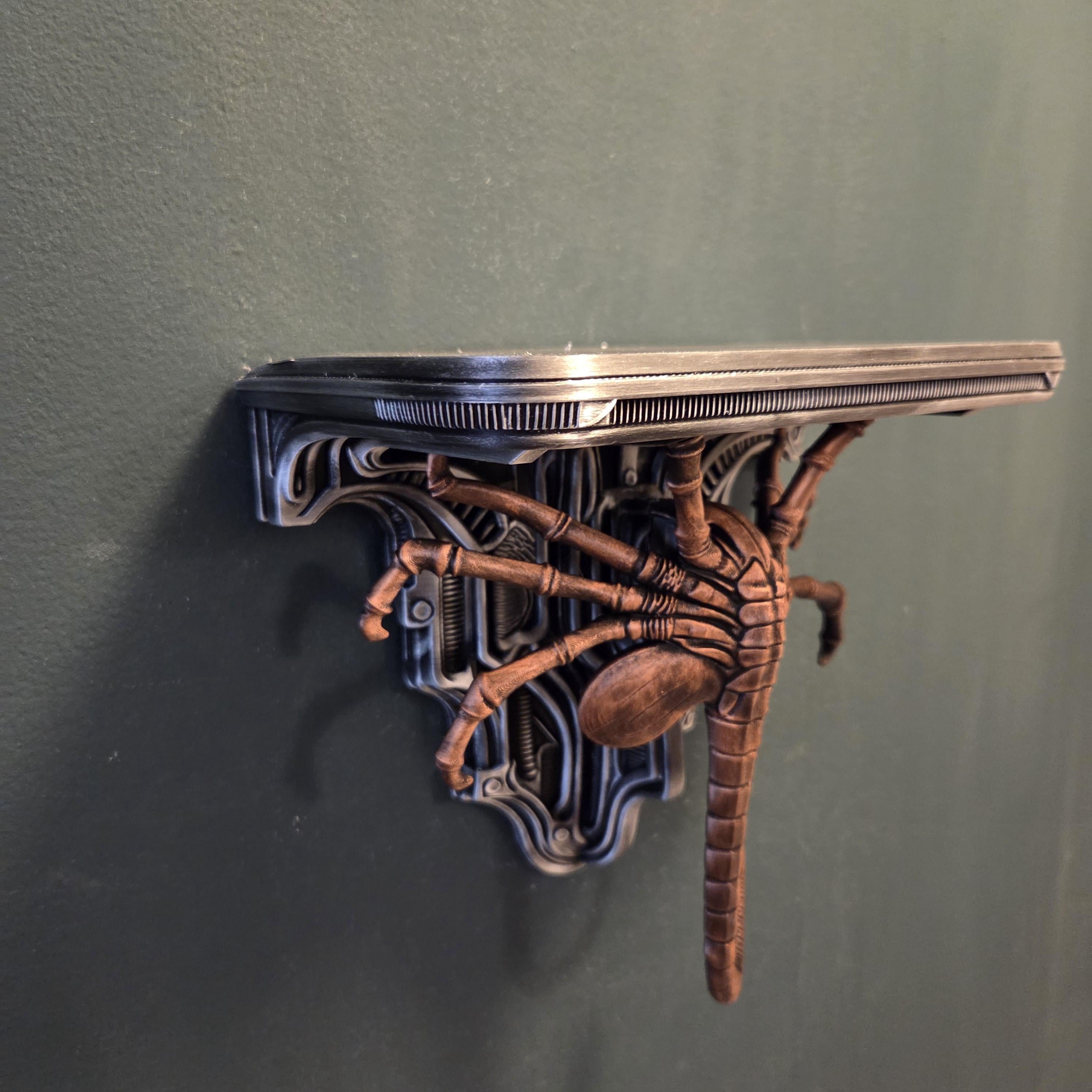 Facehugger Xenomorph Wandregal Deko Gothic Wallshelf Facehugger – Xeno inspiriert biomechanisch