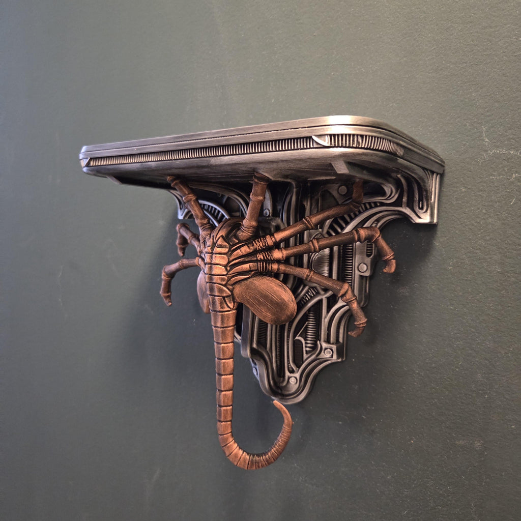 Facehugger Xenomorph Wandregal Deko Gothic Wallshelf Facehugger – Xeno inspiriert biomechanisch