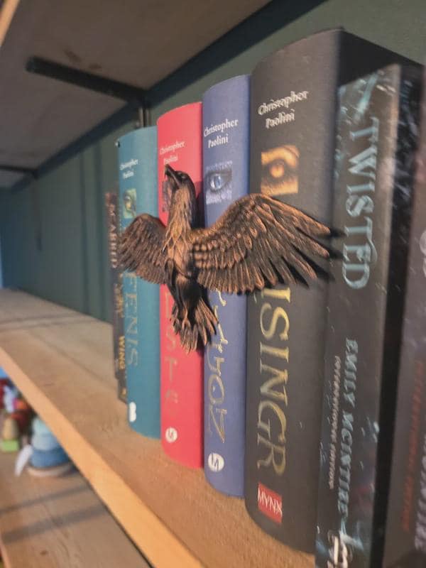 Bronze eagle Spinehugger – Fantasy Companion That Wraps Around the Back of your book | Fantasy Bookshelf Guardian