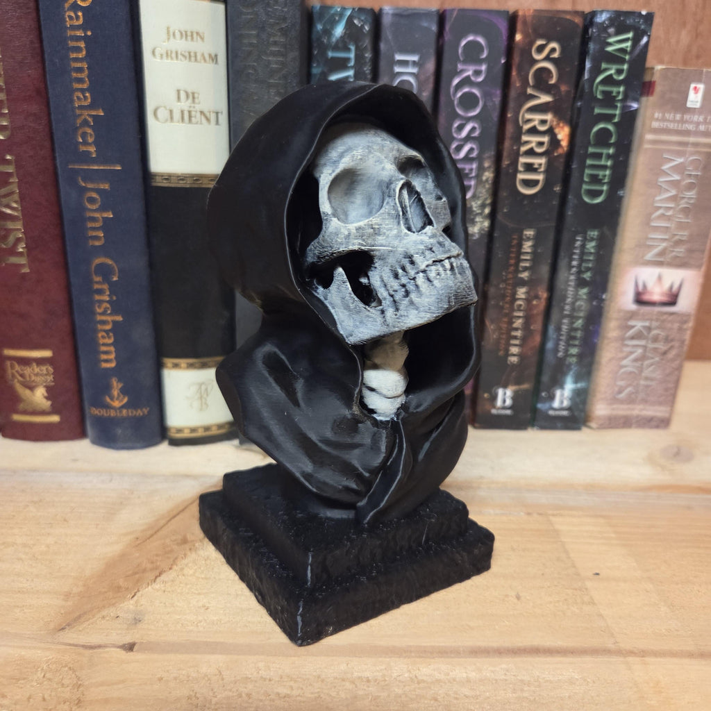 Gothic Skull Bookend | Grim Reaper Bust | Horror Shelf Decor | 3D Printed Halloween Decoration | Dark Academia Home Decor | Macabre Gift