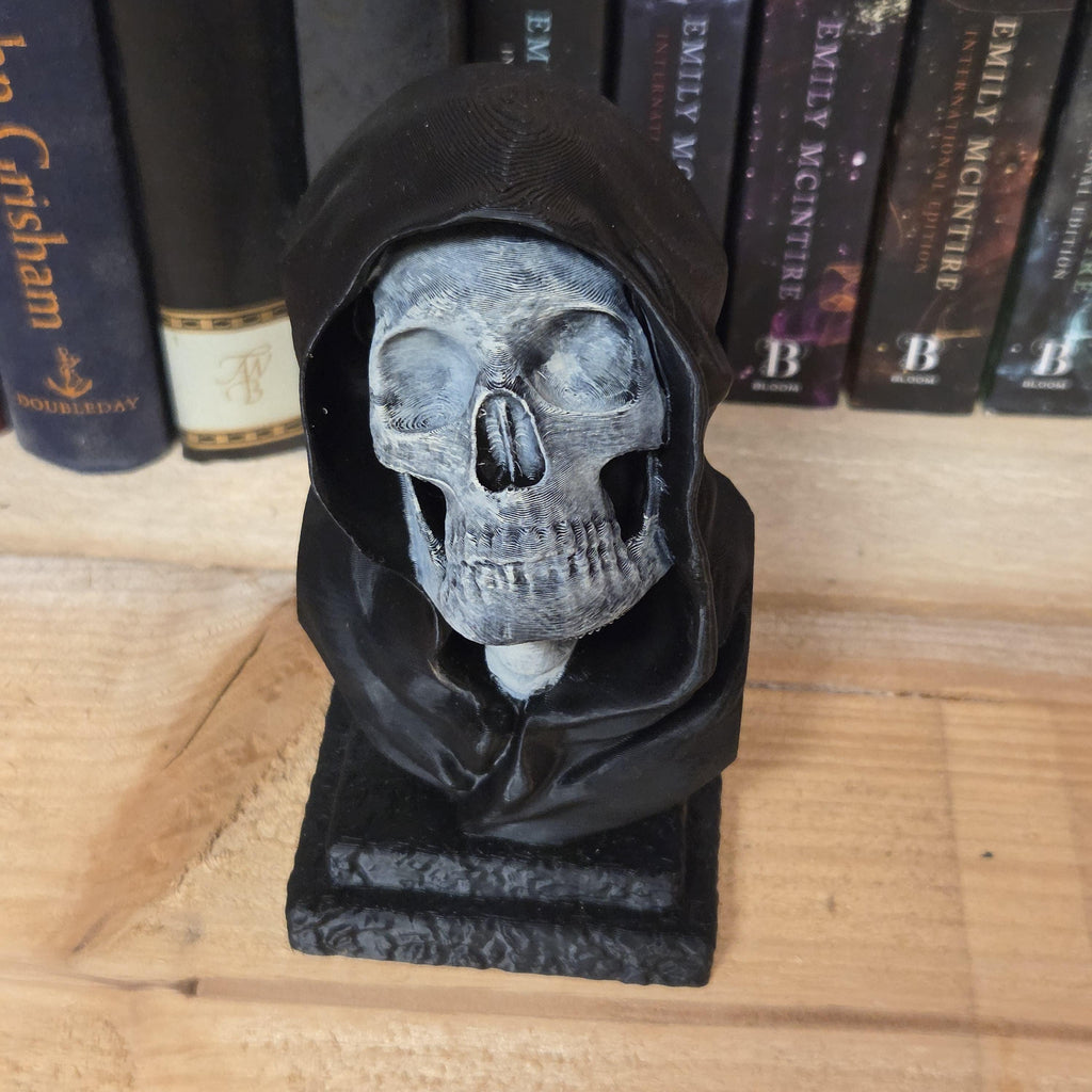 Gothic Skull Bookend | Grim Reaper Bust | Horror Shelf Decor | 3D Printed Halloween Decoration | Dark Academia Home Decor | Macabre Gift