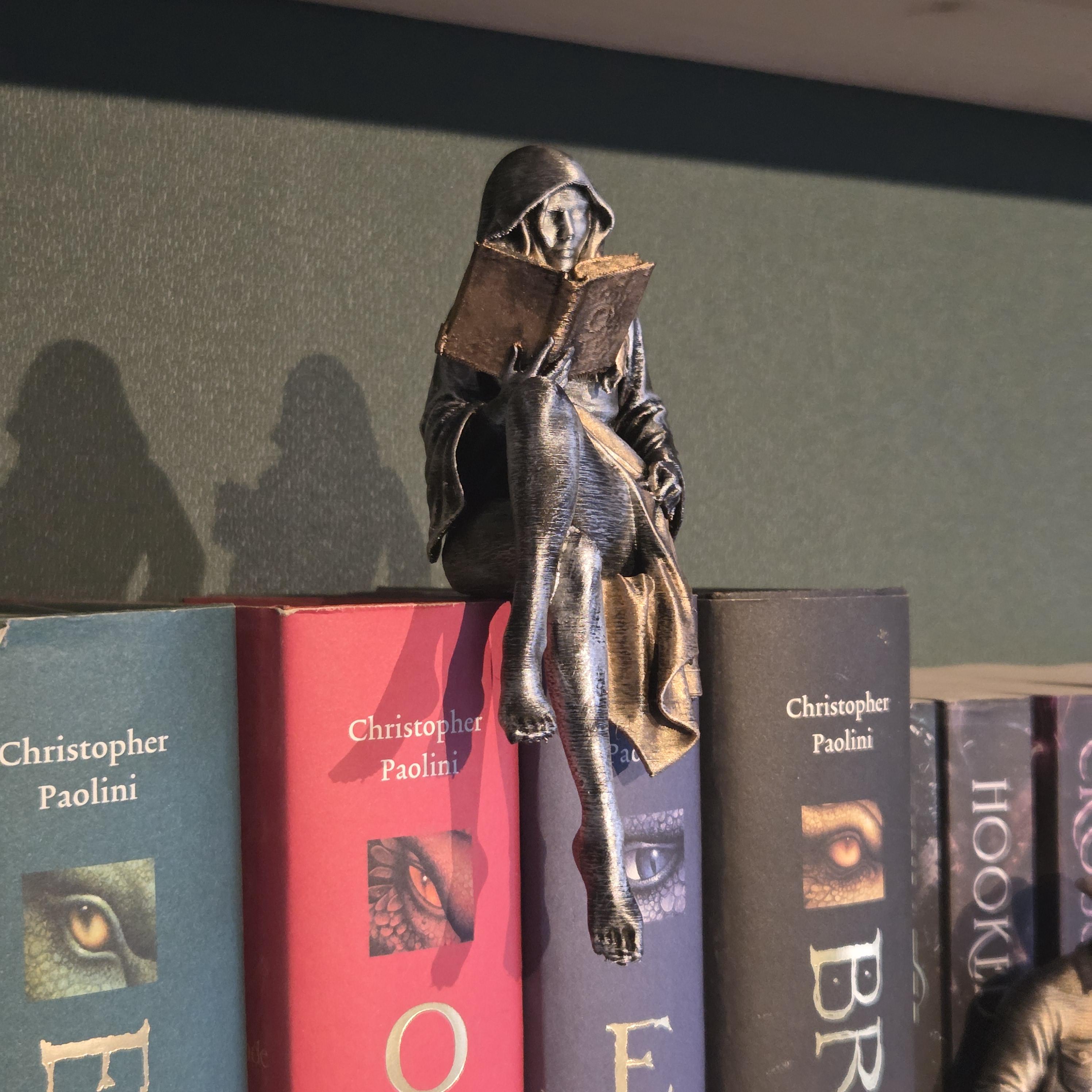Sexy Reading Elf Figurine – Dark Fantasy Bookshelf Decor – Gothic Elf Miniature – Book Lover Gift – Fantasy Home Decor