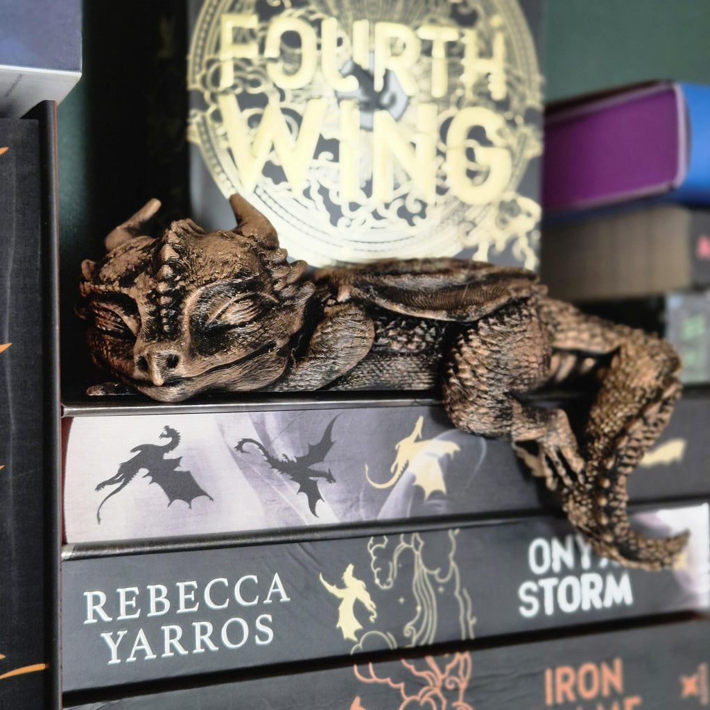 Bücherregal-Dekoration: Schlafende Andarna-Drachenfigur – inspiriert von Onyx Storm (Empyrean-Serie)