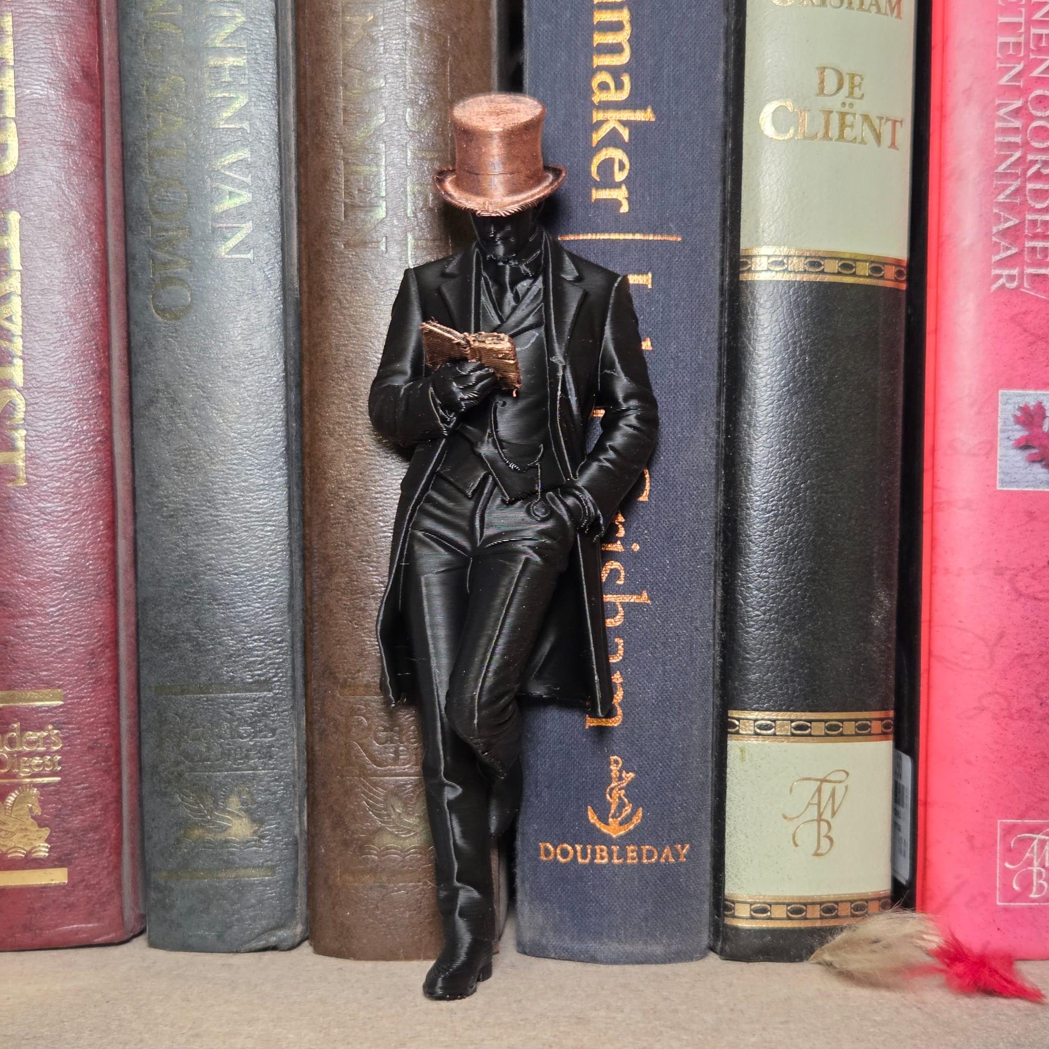 Victorian Gentleman Reading a Book – Bookish Statue for Library & Bookshelf Decor