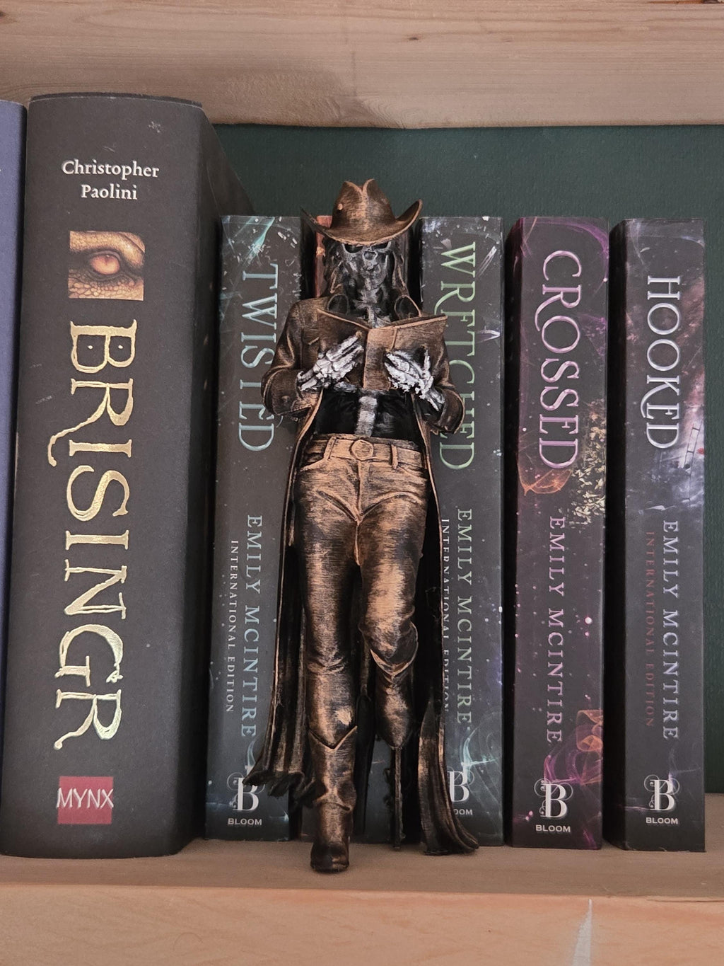 Skelett-Cowgirl-Buchstütze | Gothic-Bücherregal-Deko | Western-Schädel-Figur | Gruselige Buch-Deko | Dark Academia Geschenk