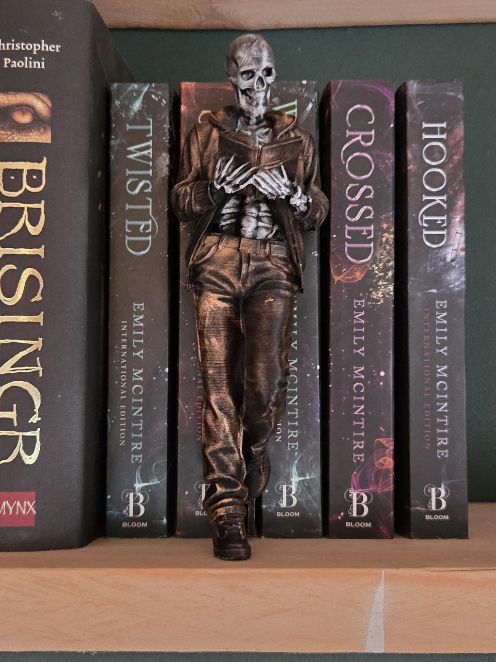 Skeleton Reader Book Holder | Gothic Bookshelf Decor | Skull Figurine | Book Lover Gift | Dark Academia Aesthetic