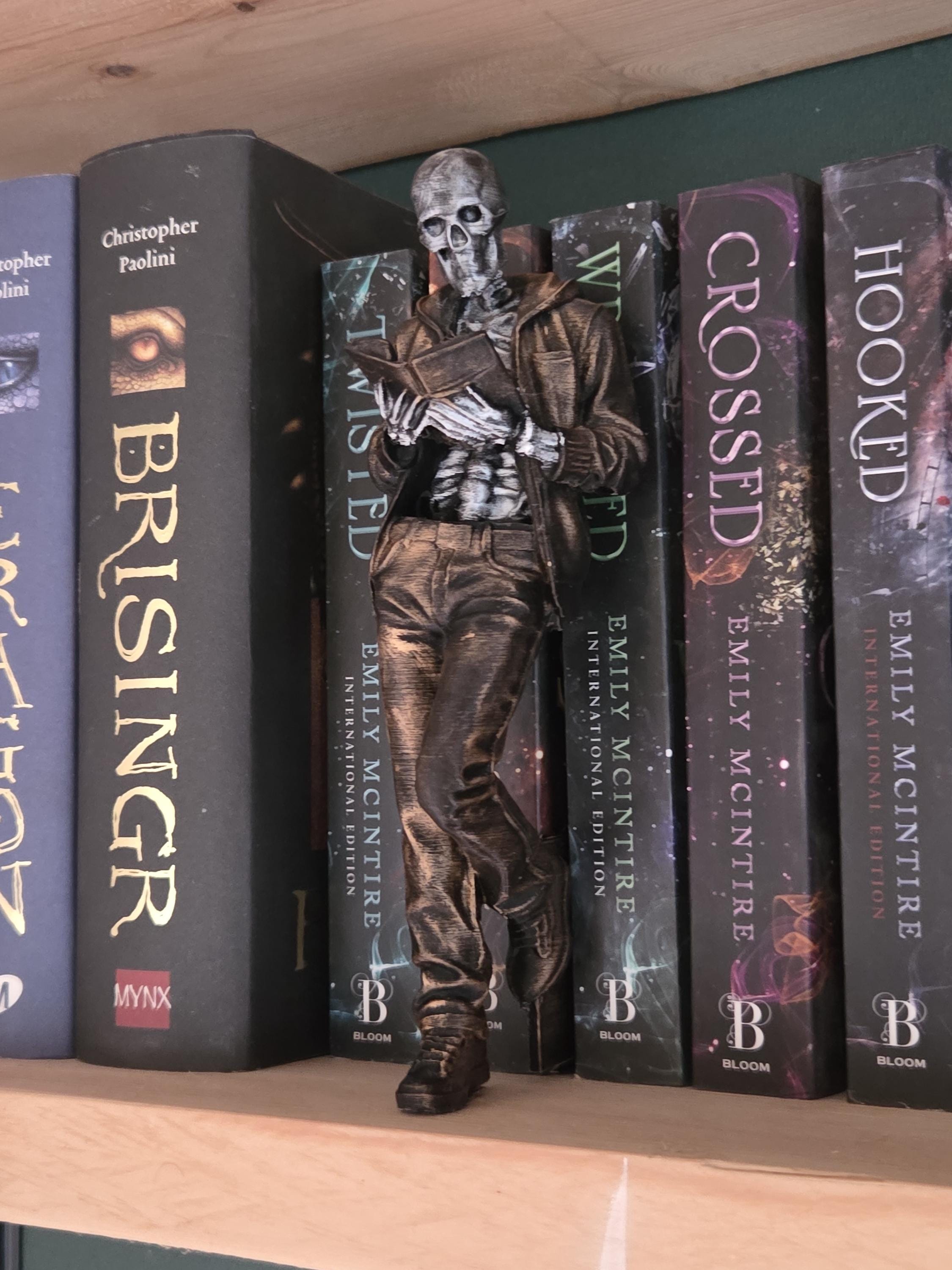 Skeleton Reader Book Holder | Gothic Bookshelf Decor | Skull Figurine | Book Lover Gift | Dark Academia Aesthetic