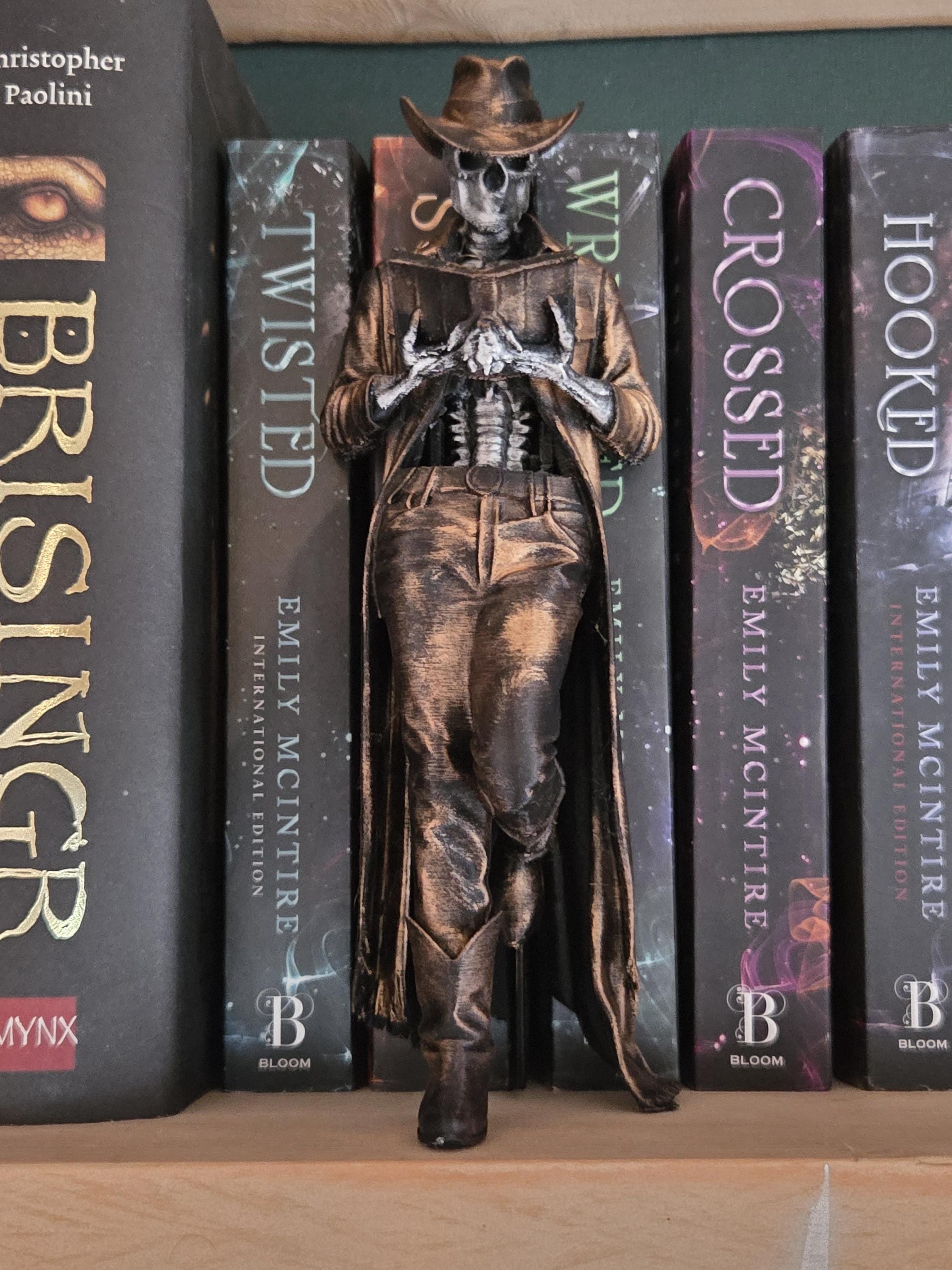 Skelett Cowboy Buchstütze | Gothic Bücherregal Deko | Western Totenkopf Figur | Buchliebhaber Geschenk | Dark Academia Deko