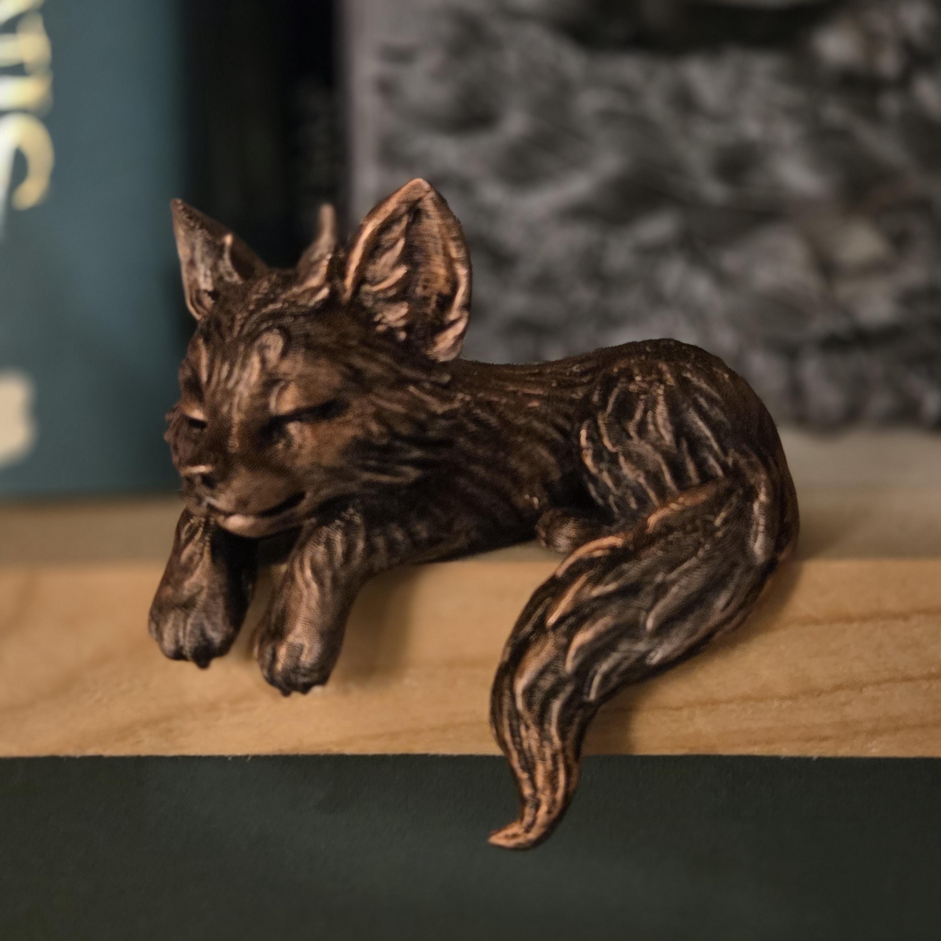 Boekenplankdecoratie Slapende babypups beeldje • Beschermers van de Boekenplank • Gezellige Planken decoratie • Boekenhoek gezelschap • Geschenk voor Boekenliefhebbers