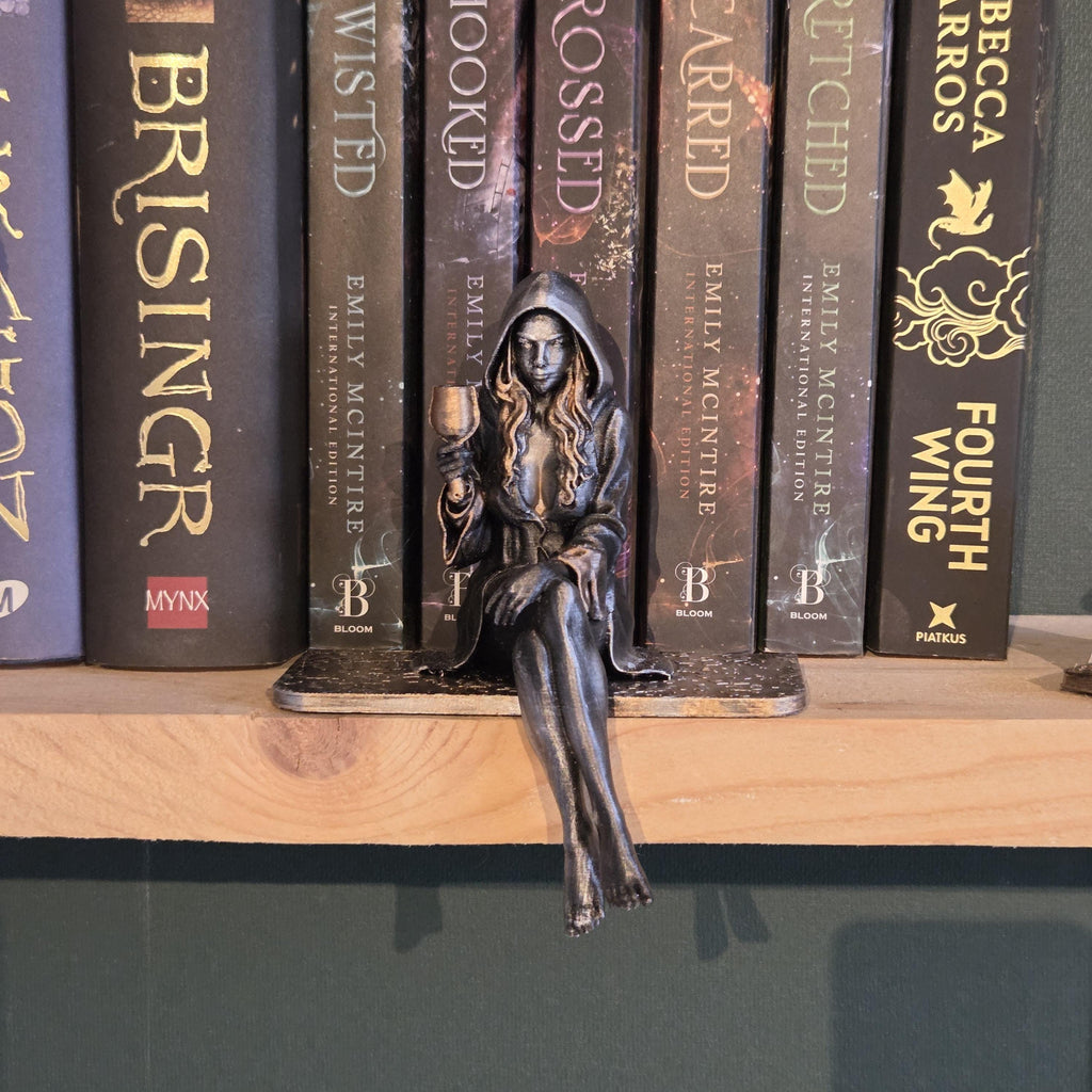 Sexy lesende Elfenfigur – Dark Fantasy Bücherregal Deko – Gothic Elfen Miniatur – Buchliebhaber Geschenk – Fantasy Wohndekoration