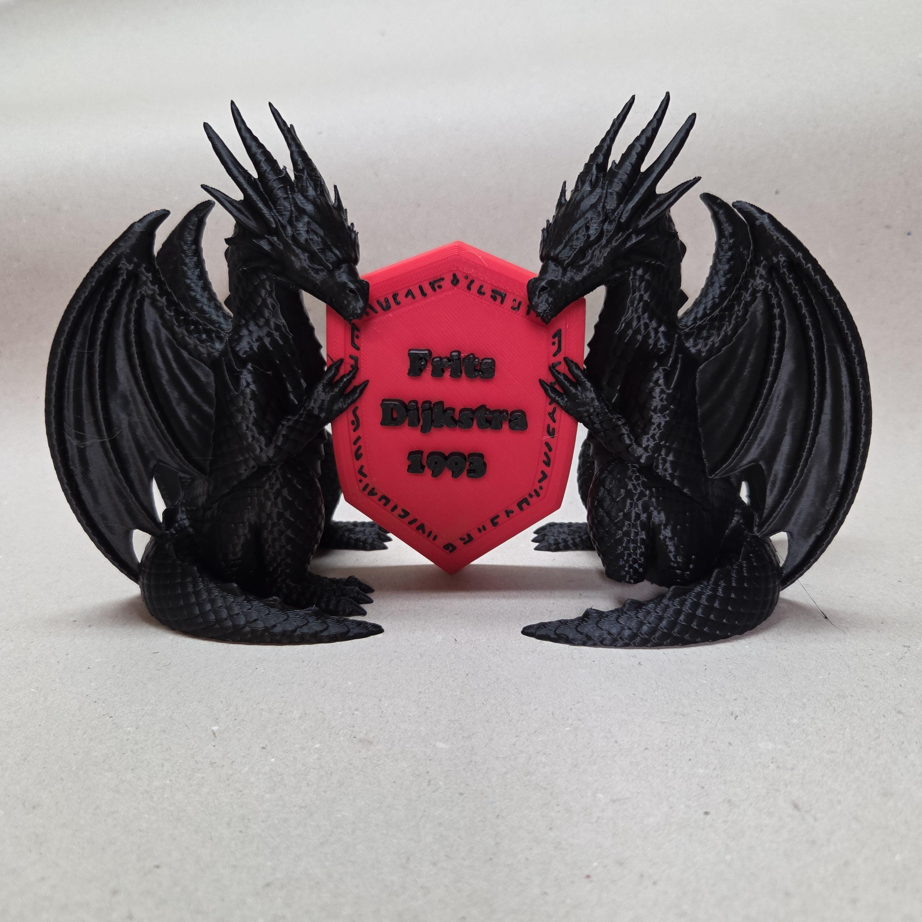 Drachen mit Abzeichen Bücherregal-Dekoration Figur – Fantasy-Buch-Romanze