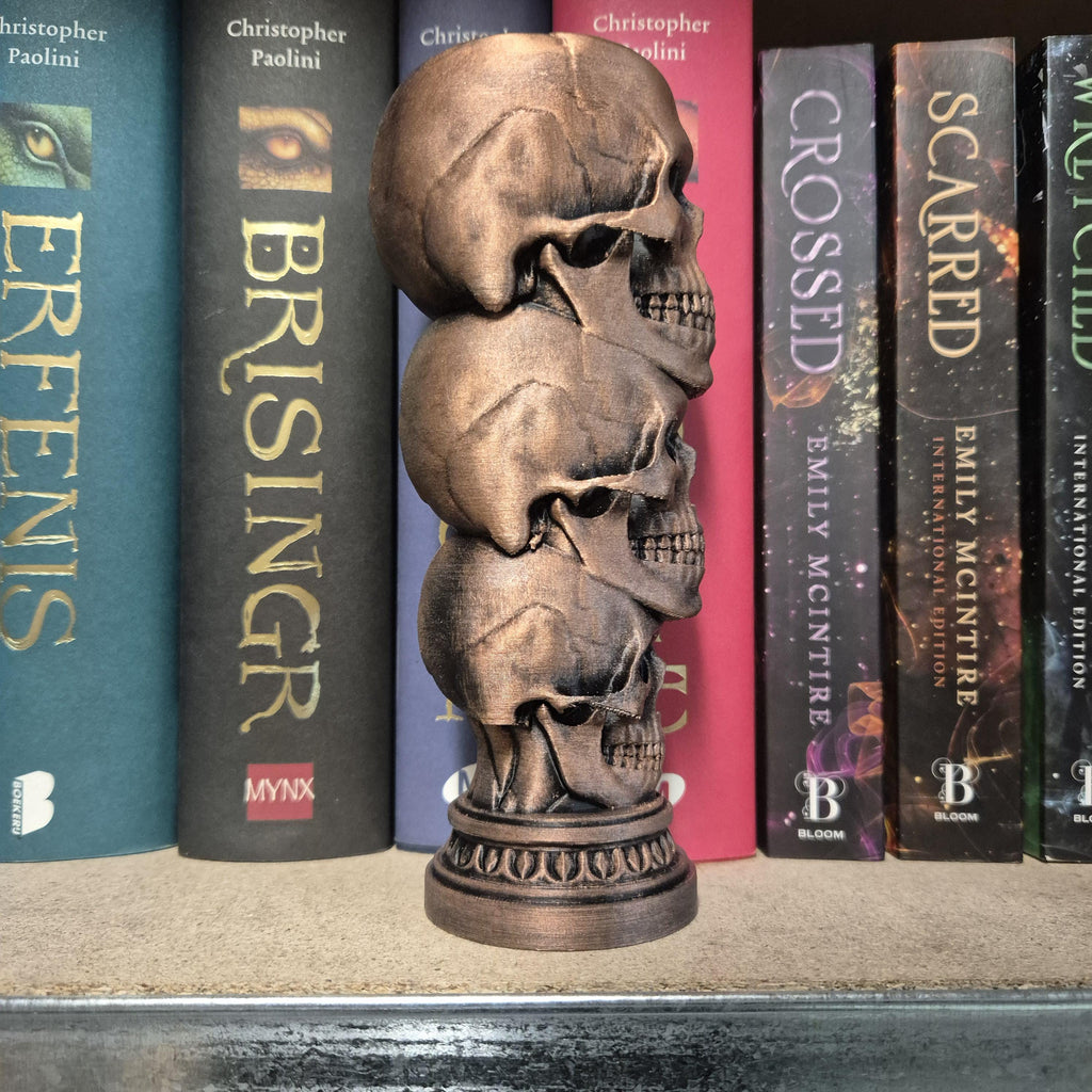 Gothic Bronze Totenkopf Statue – Gestapelte Totenköpfe Deko | Gruselige Heimdekoration | Halloween Regal Akzent | Alternative Raumästhetik