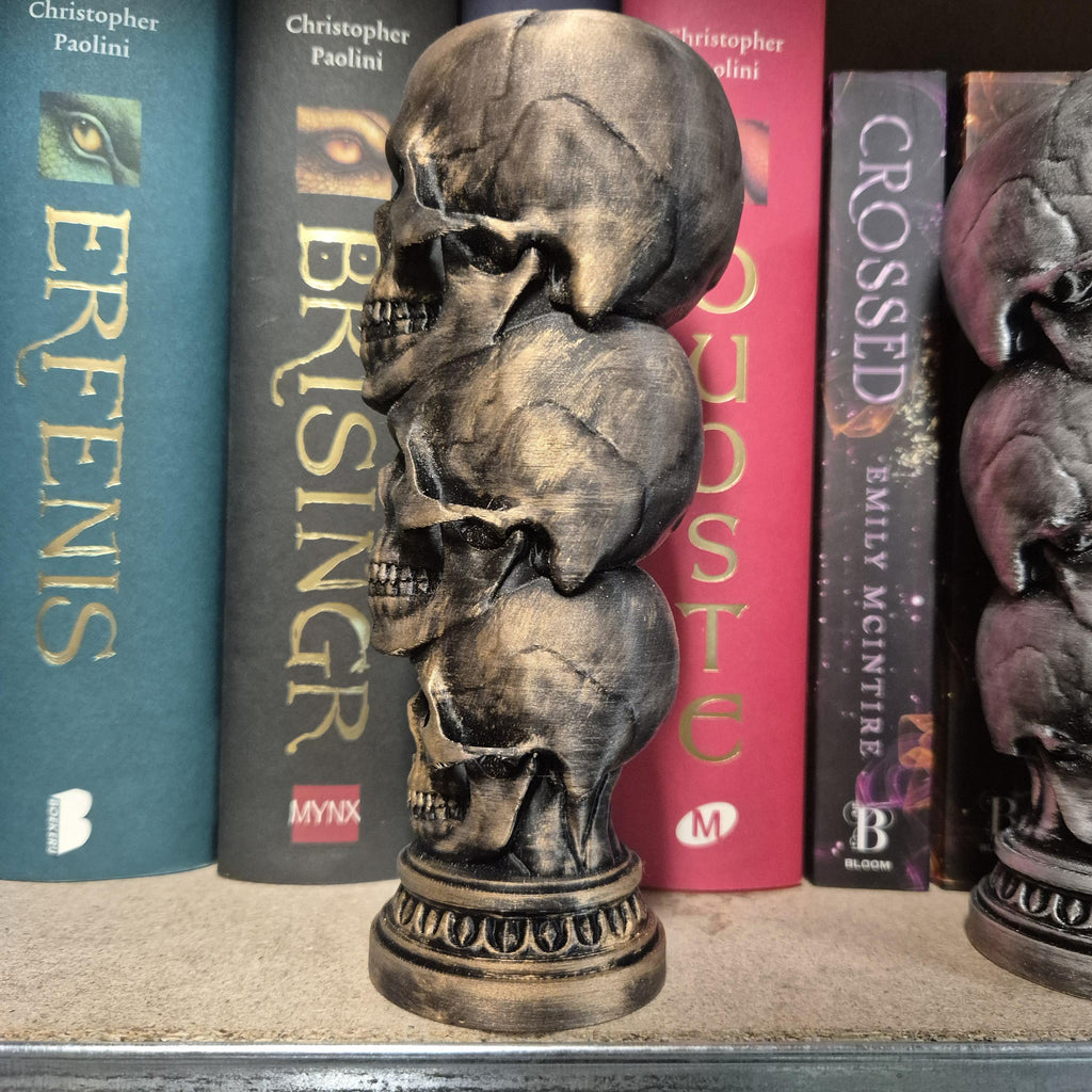 Gothic Bronze Totenkopf Statue – Gestapelte Totenköpfe Deko | Gruselige Heimdekoration | Halloween Regal Akzent | Alternative Raumästhetik