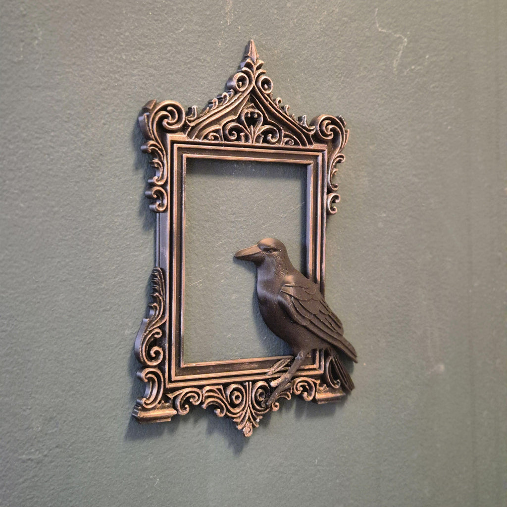 Raben-Gothic-Bilderrahmen | Krähen-Wanddekoration | Dark Academia-Rahmen | Halloween-Vogelkunst | Okkulte Raben-Heimdekoration