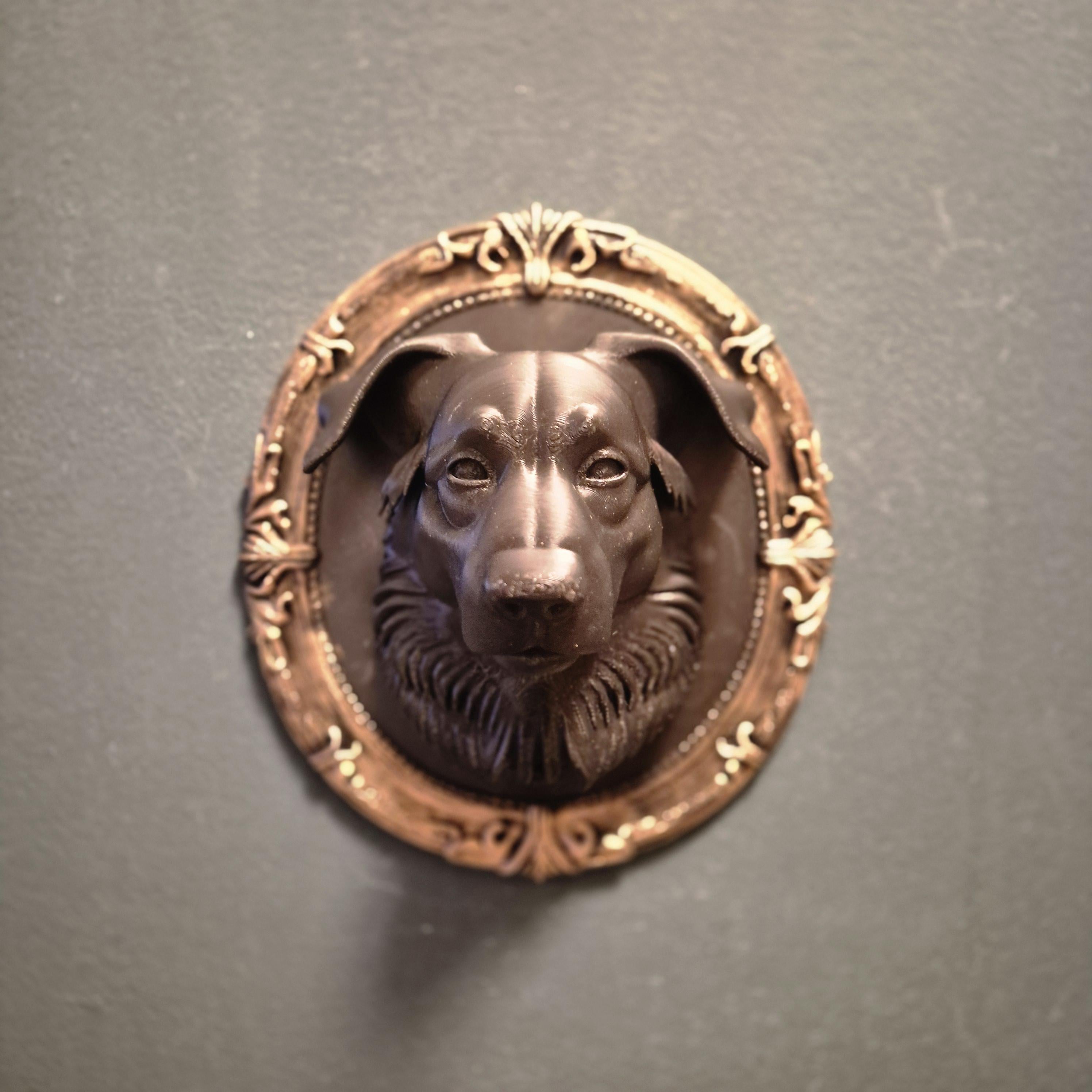 Gotische Wandtafeln – Hund | Dunkle Fantasy-Wandkunst | Barocker Rahmendekor