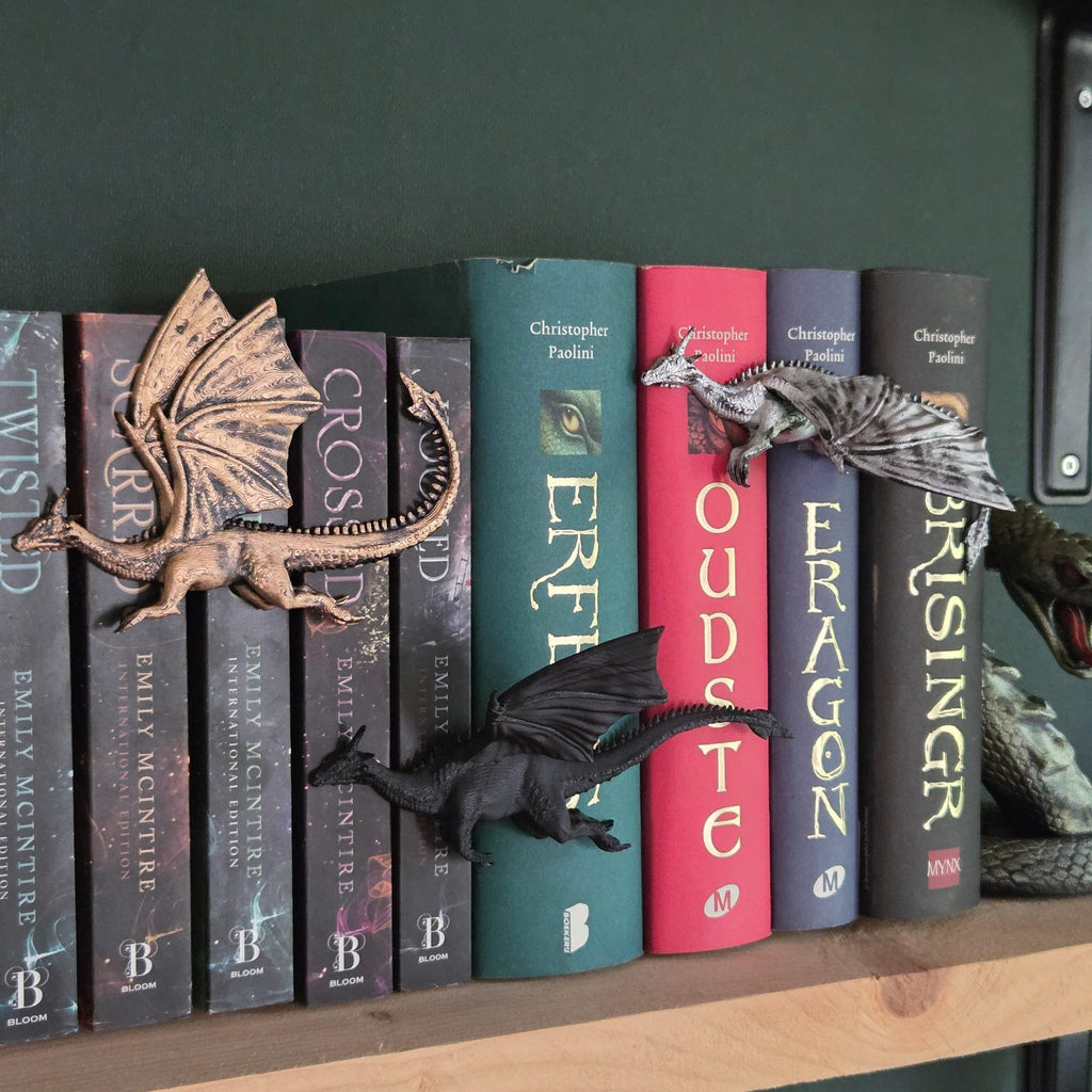 Dragon Spinehugger set of three – Fantasy dragons that fly over your bookshelf