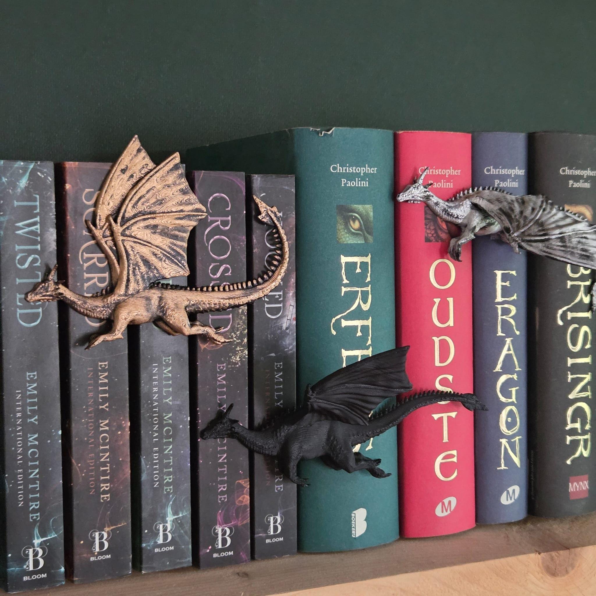 Dragon Spinehugger set of three – Fantasy dragons that fly over your bookshelf