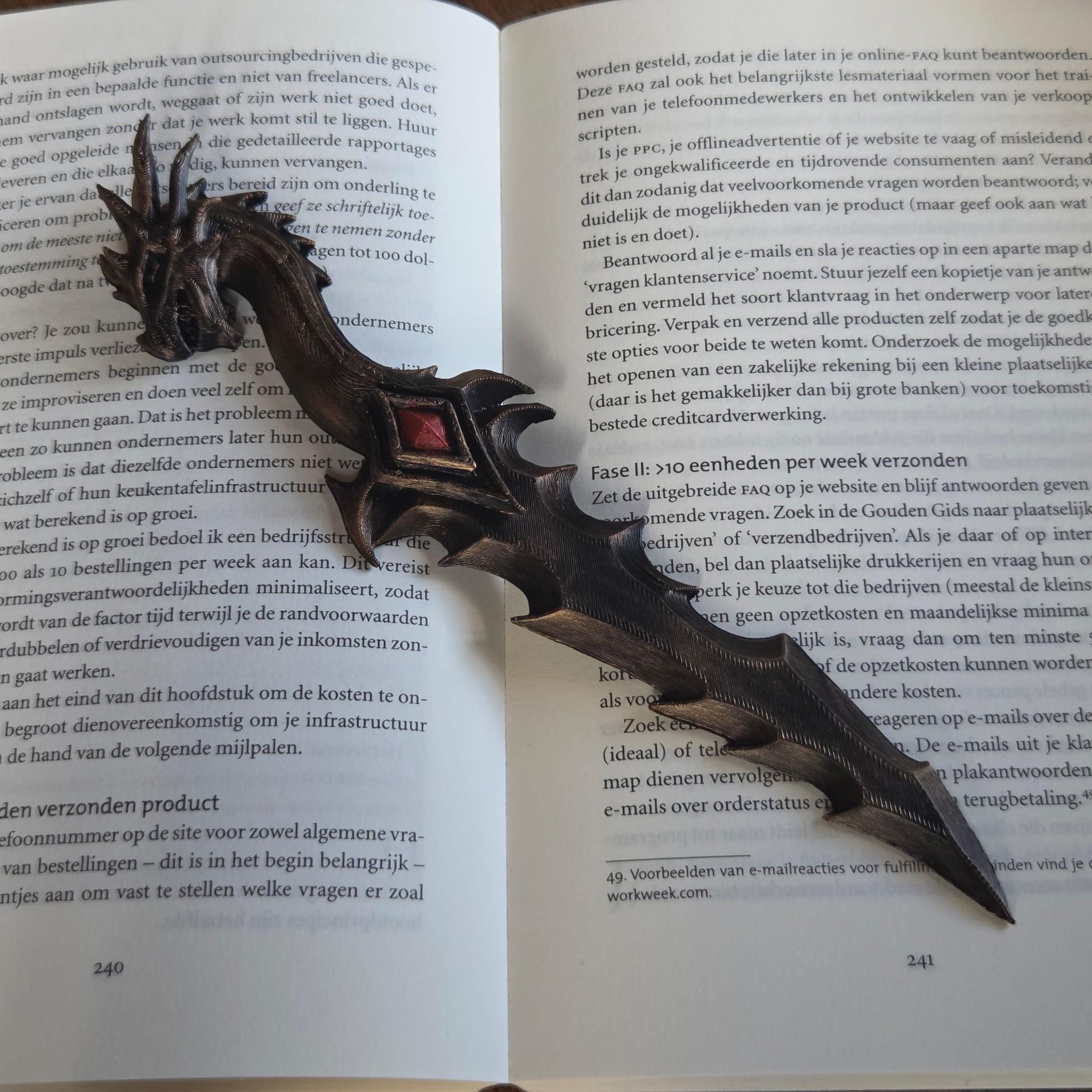 Fantasy Decorative Dagger Set – Dark Romantasy Bookshelf Decor, Gothic Shelf Prop, Bookish Fantasy Relic, Decorative Dagger for Readers