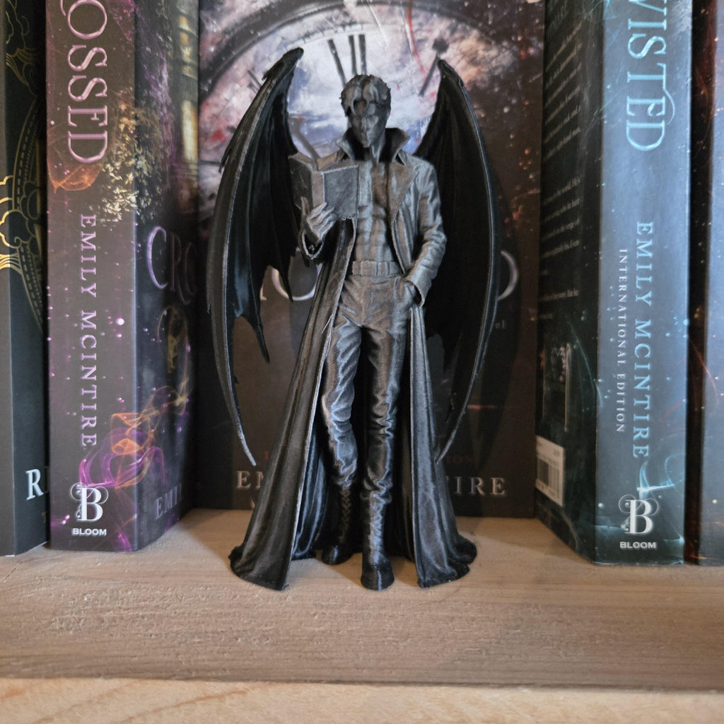 Dark Winged Fae Figure | Romantasy Bookshelf Decor | Gothic Book Nook Statue | Fantasy Reading Figurine | Dark Academia Shelf Decor