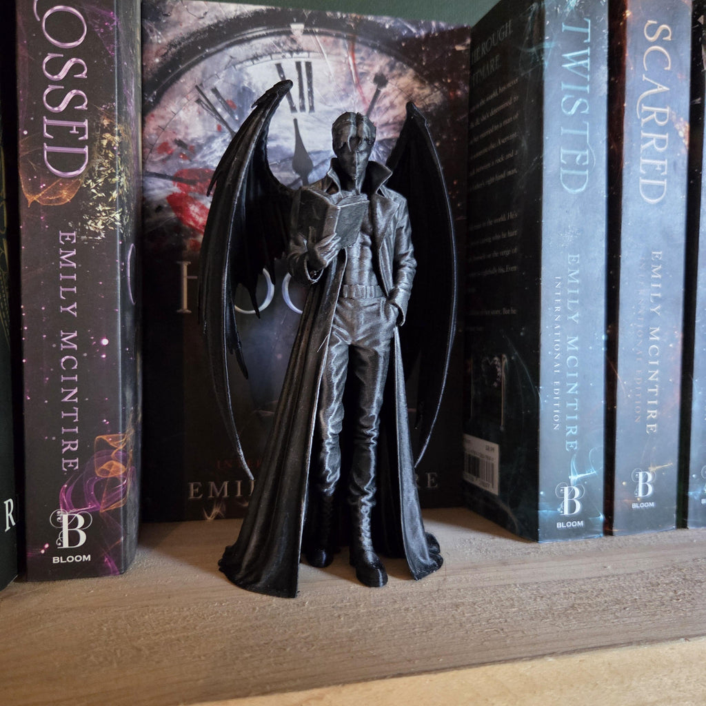 Dark Winged Fae Figure | Romantasy Bookshelf Decor | Gothic Book Nook Statue | Fantasy Reading Figurine | Dark Academia Shelf Decor