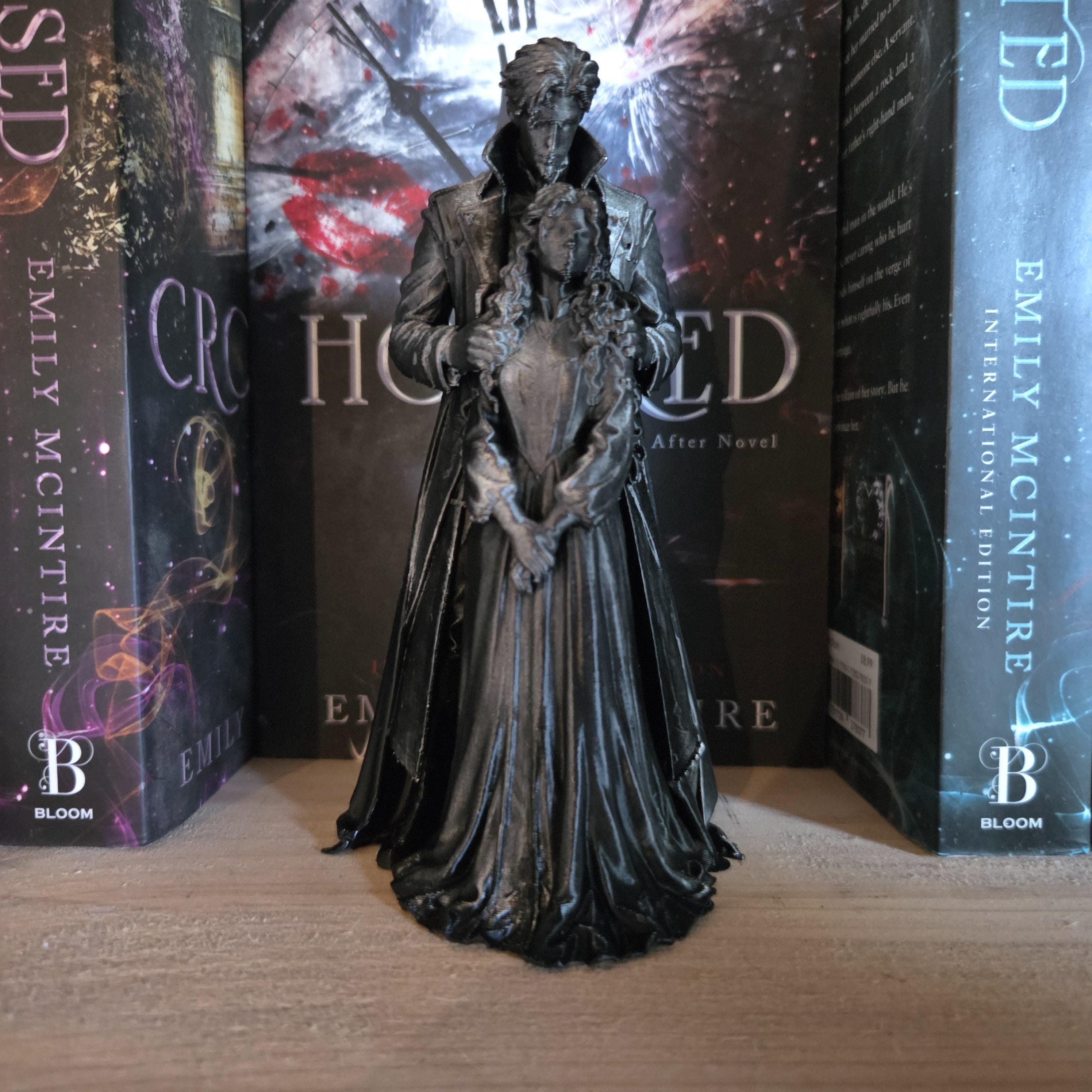 Winged Shadow Warrior Shelf Sitter – Dark Romantasy Bookshelf Decor, Gothic Dragon Rider Figurine, Fantasy Book Nook Decor