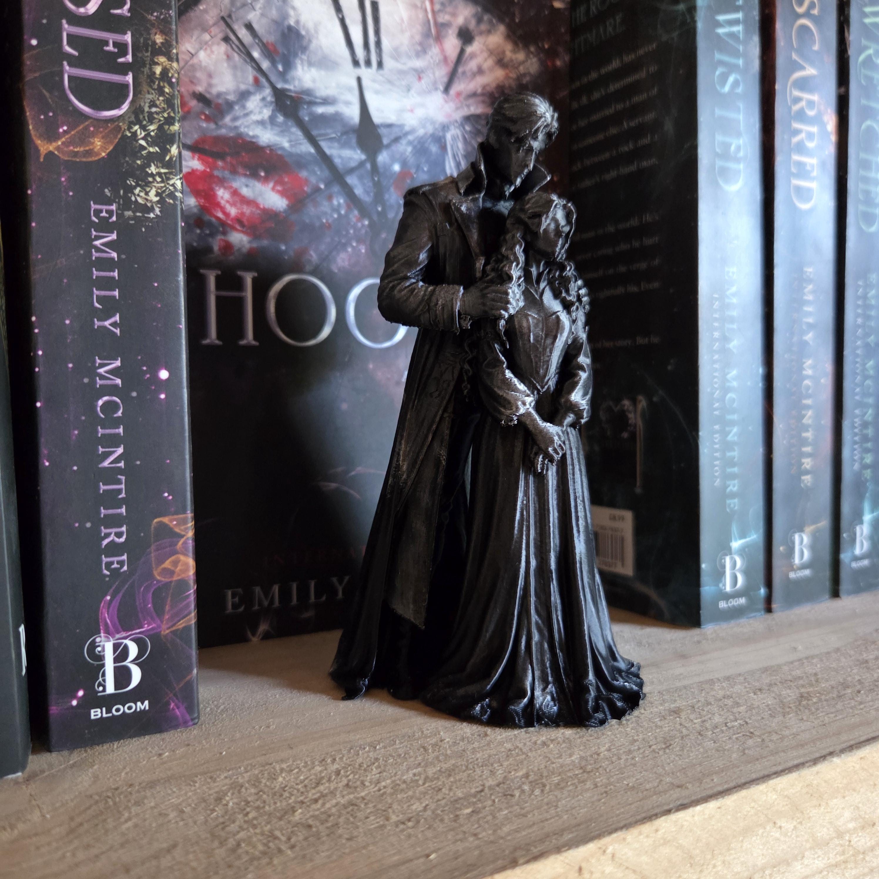 Winged Shadow Warrior Shelf Sitter – Dark Romantasy Bookshelf Decor, Gothic Dragon Rider Figurine, Fantasy Book Nook Decor
